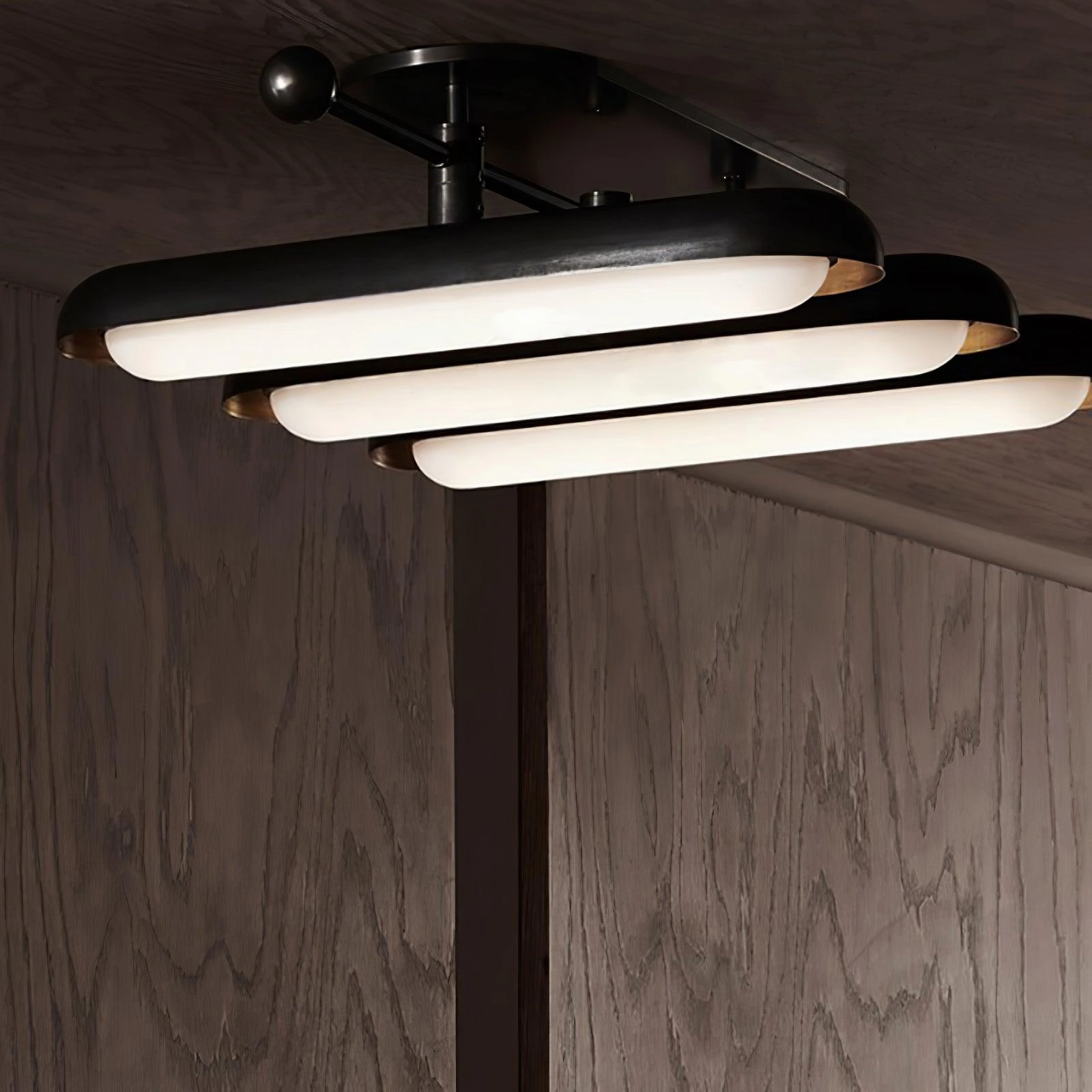 Capsule Wall Lamp