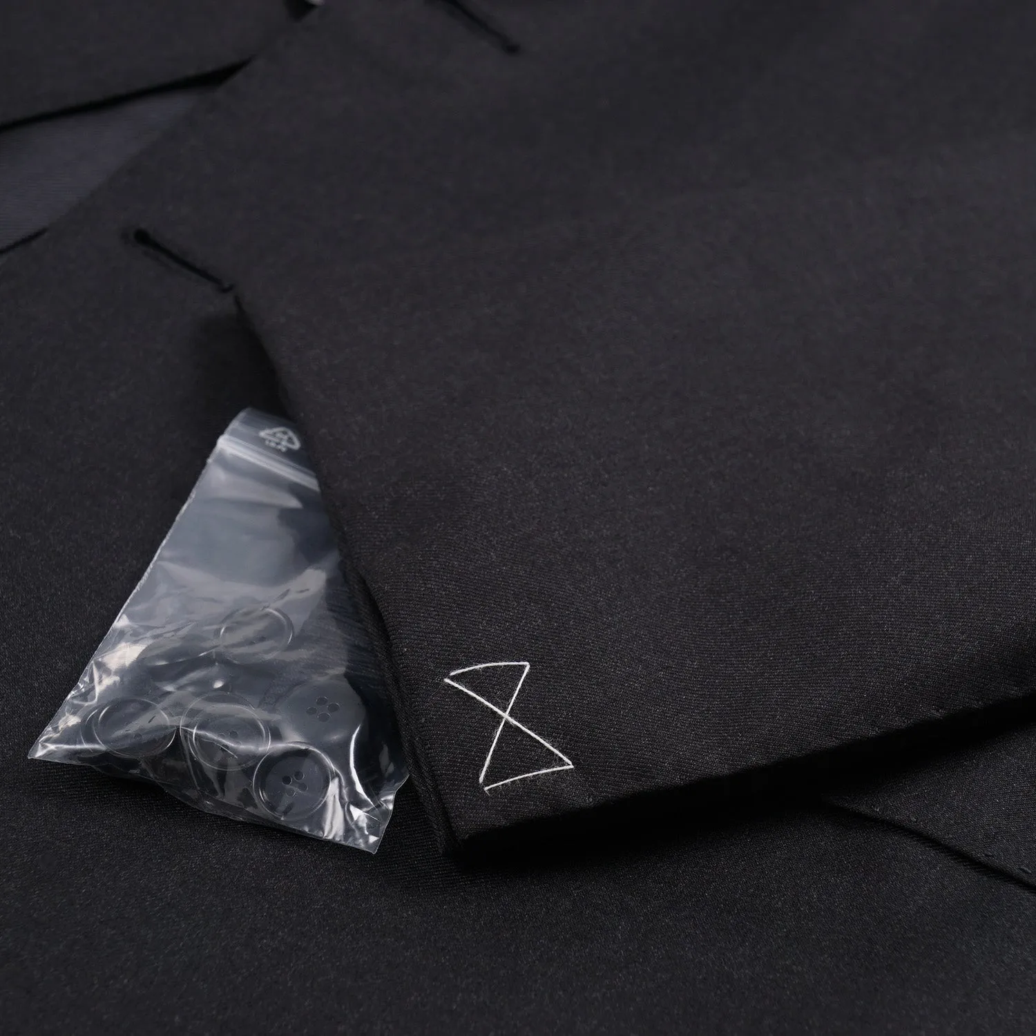 Cesare Attolini Slim-Fit Solid Charcoal Wool Suit Clothing_Cesare-Attolini
