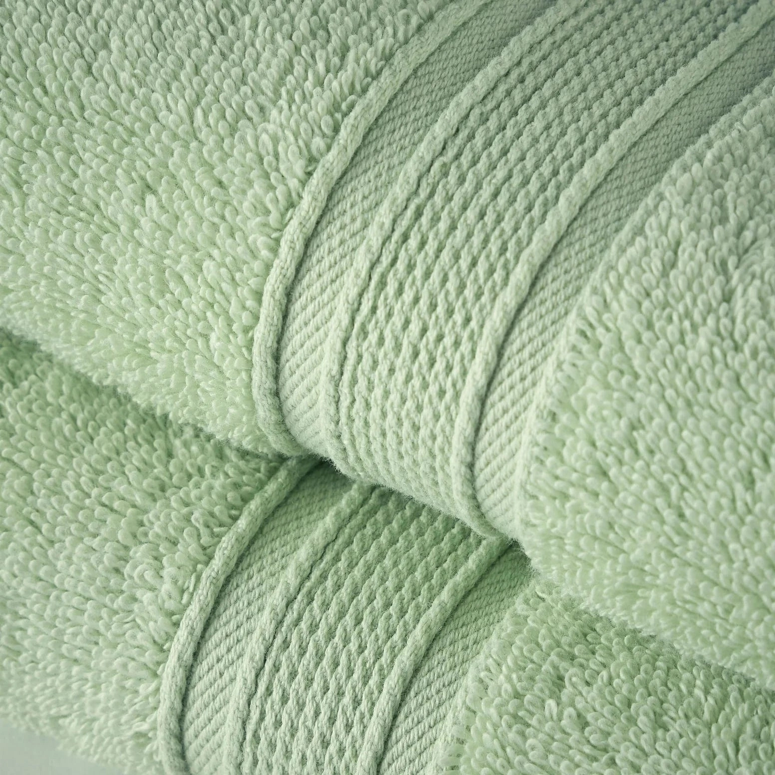 Christy Serene Bath Towel In Cucumber