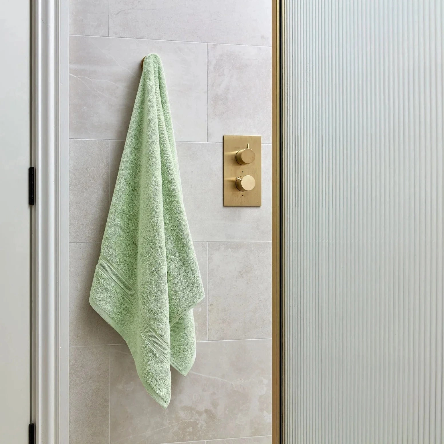 Christy Serene Bath Towel In Cucumber