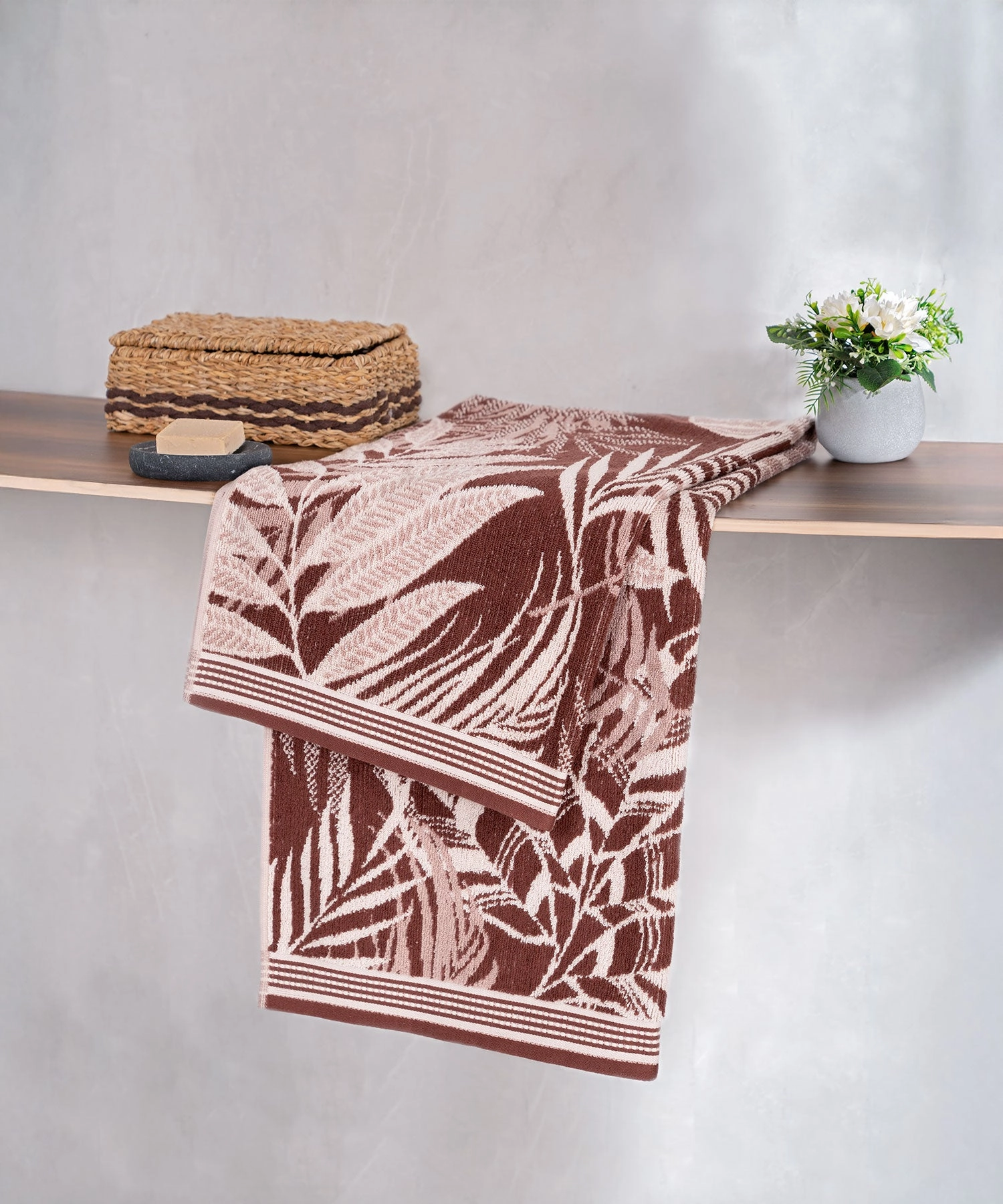 Classic Tranquil Blossoms Bath Towel, 550 GSM, 100% Cotton, Amore