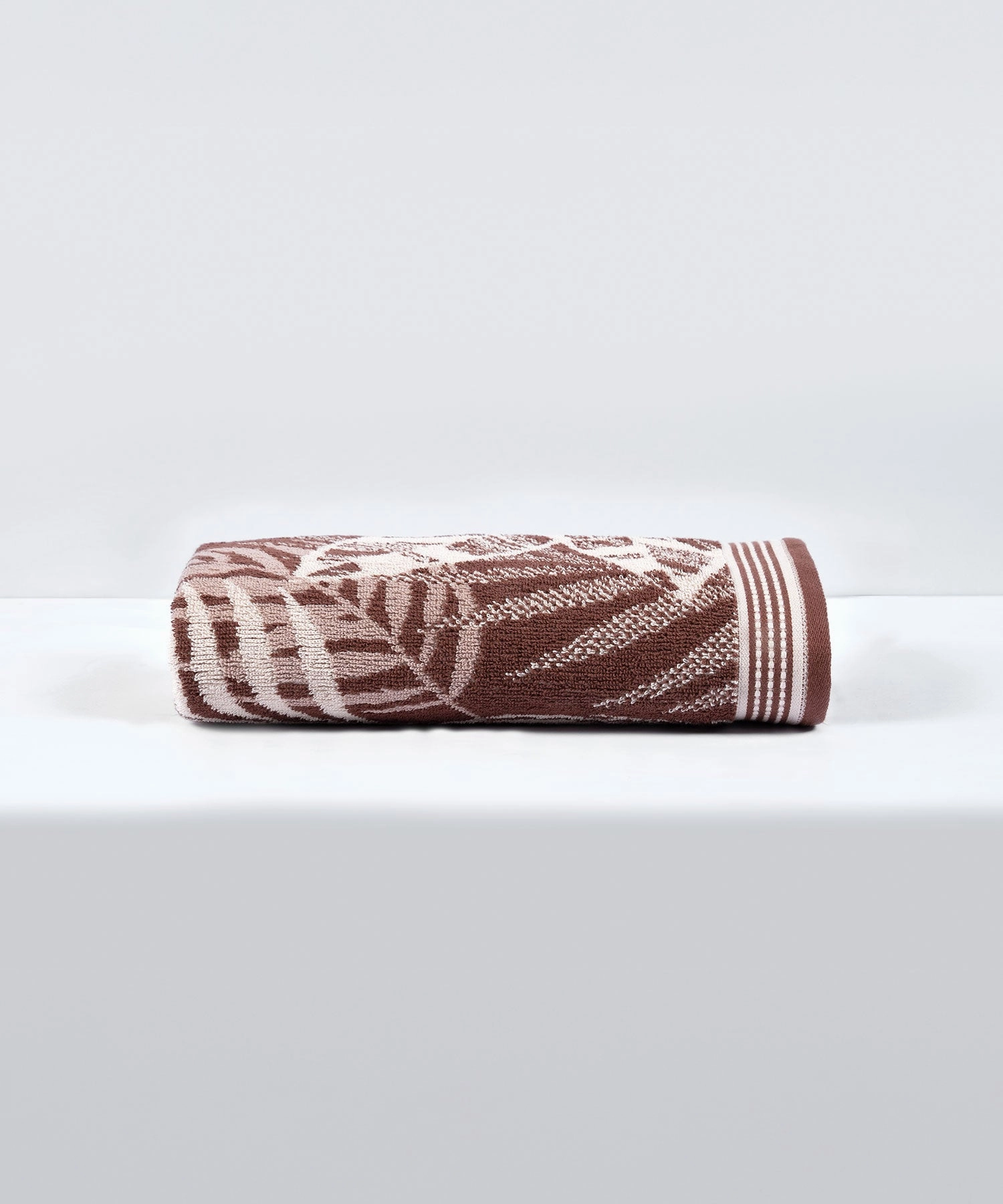 Classic Tranquil Blossoms Bath Towel, 550 GSM, 100% Cotton, Amore
