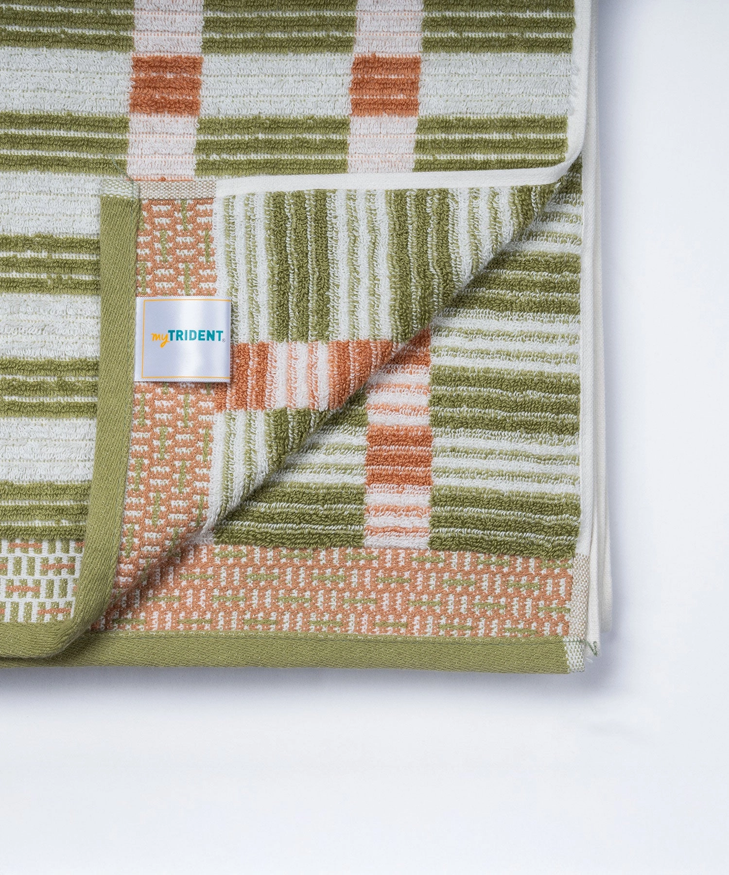 Classic Tranquil Blossoms Bath Towel, 550 GSM, 100% Cotton, Cerena