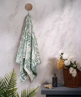 Classic Tranquil Blossoms Bath Towel, 550 GSM, 100% Cotton, Hazel bath towels,soft towels,bathroom textiles