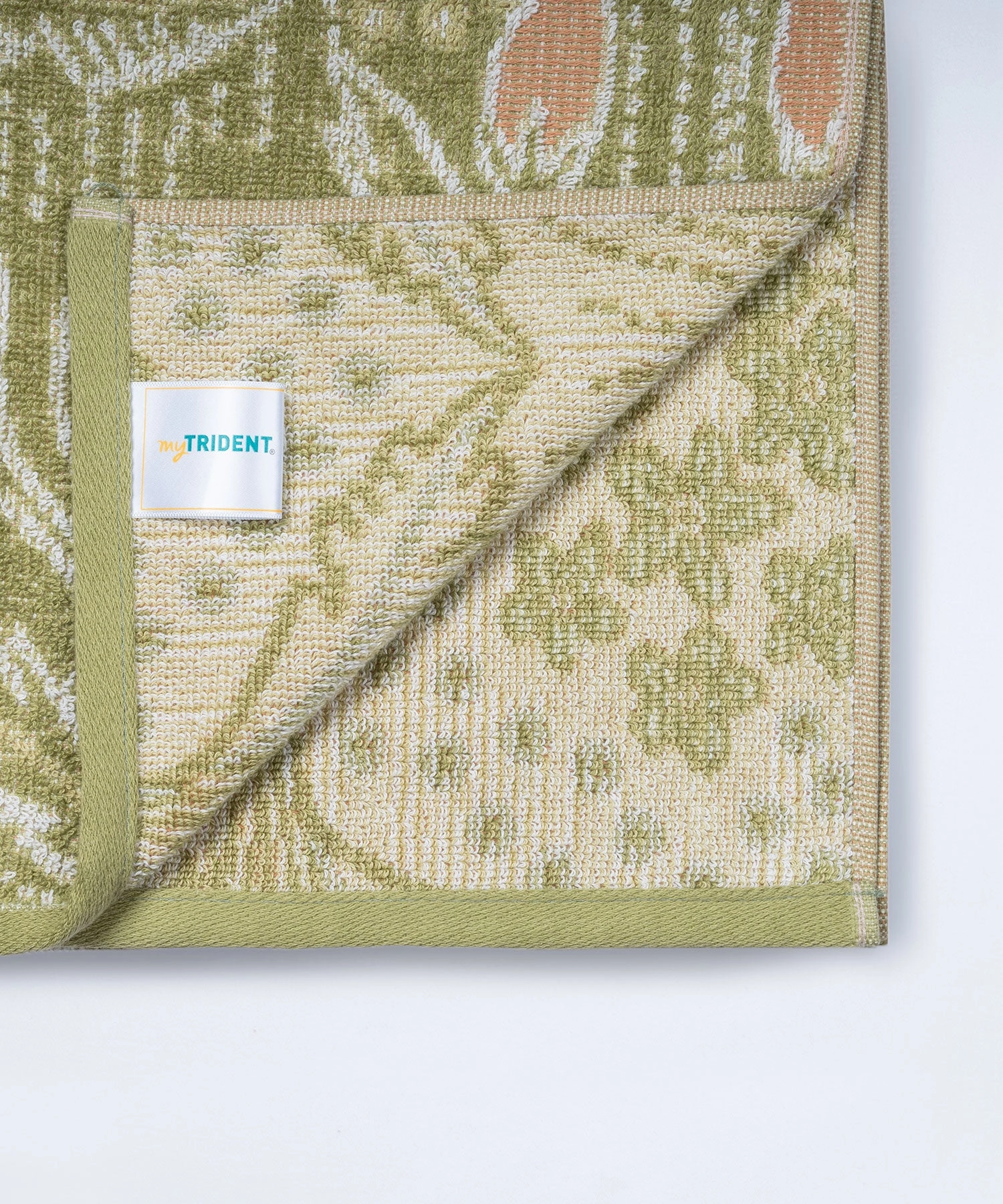 Classic Tranquil Blossoms Bath Towel, 550 GSM, 100% Cotton, Susan