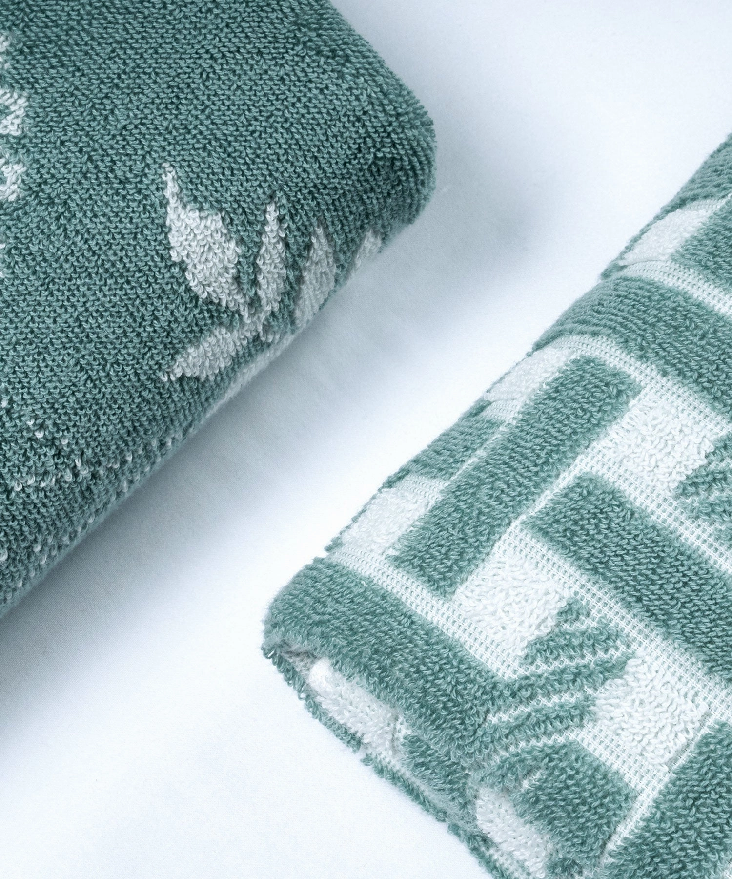 Classic Tranquil Blossoms Towel Set, 550 GSM, 100% Cotton, Harper