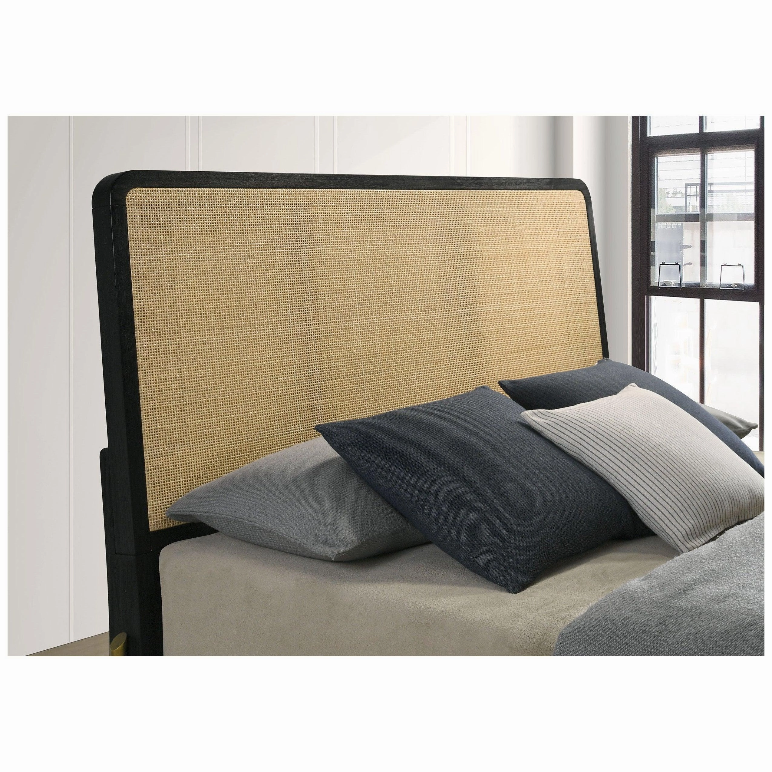 Coaster Arini Queen Bed with Woven Rattan Headboard Black and Natural