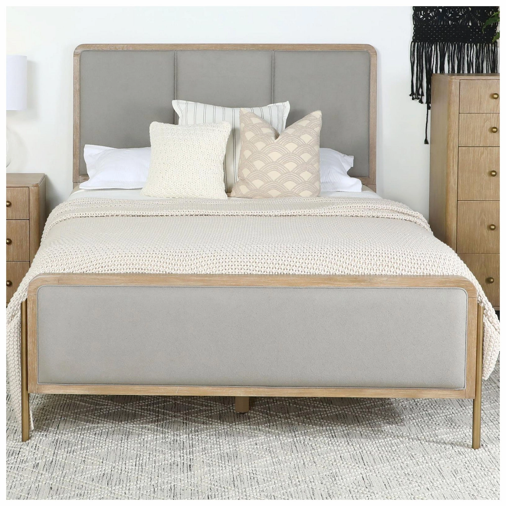 Coaster Arini Upholstered Eastern King Panel Bed Sand Wash And Grey