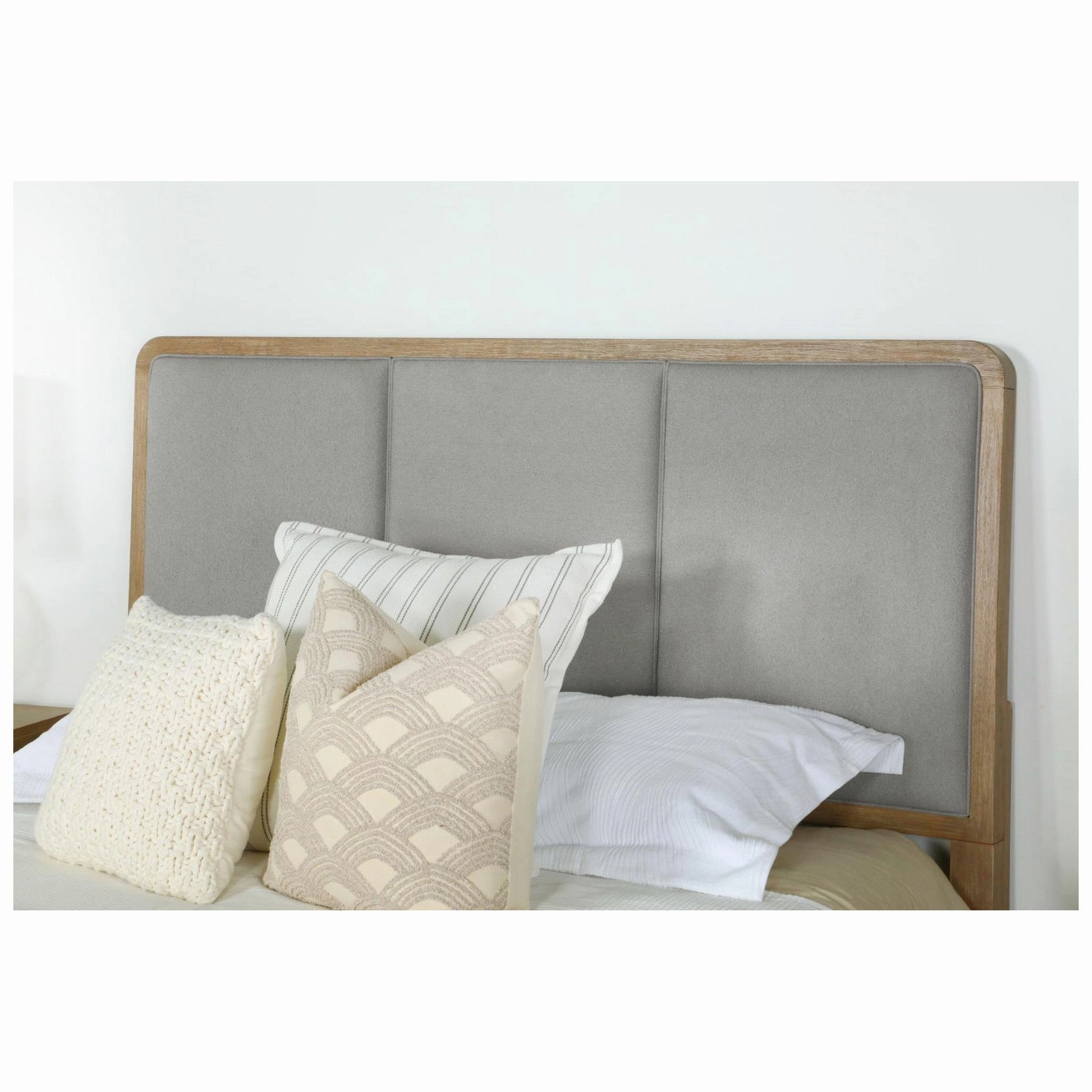 Coaster Arini Upholstered Eastern King Panel Bed Sand Wash And Grey