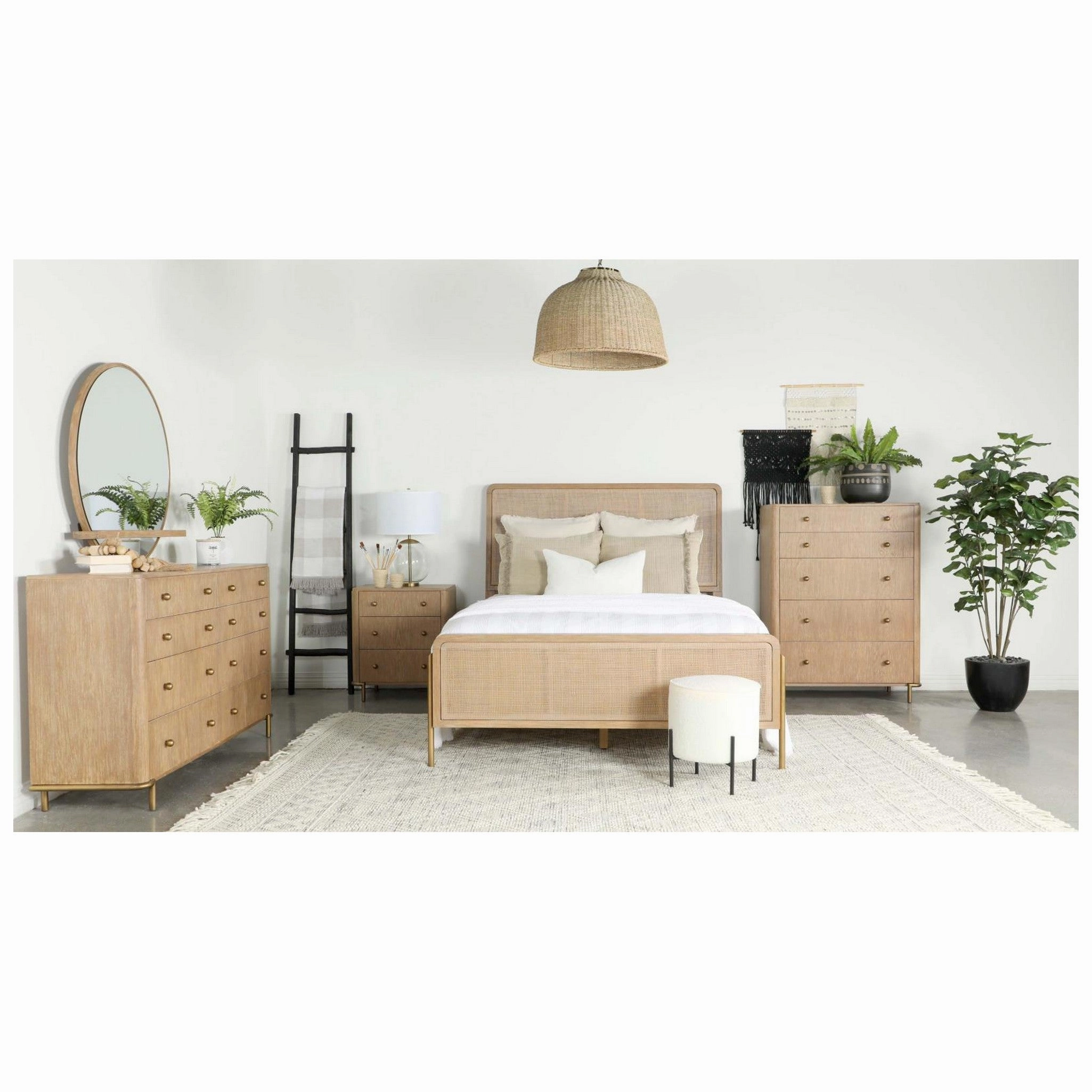Coaster Arini Upholstered Eastern King Panel Bed Sand Wash And Natural Cane