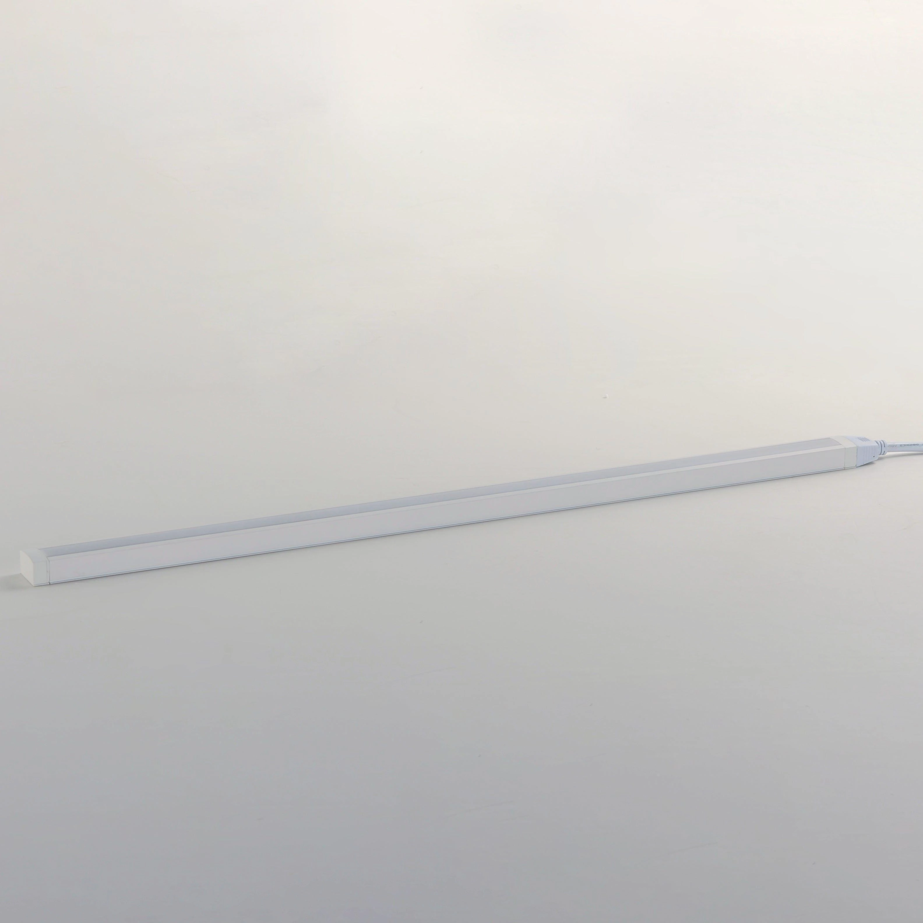 CounterMax 120V Slim Stick 30" LED Strip Light