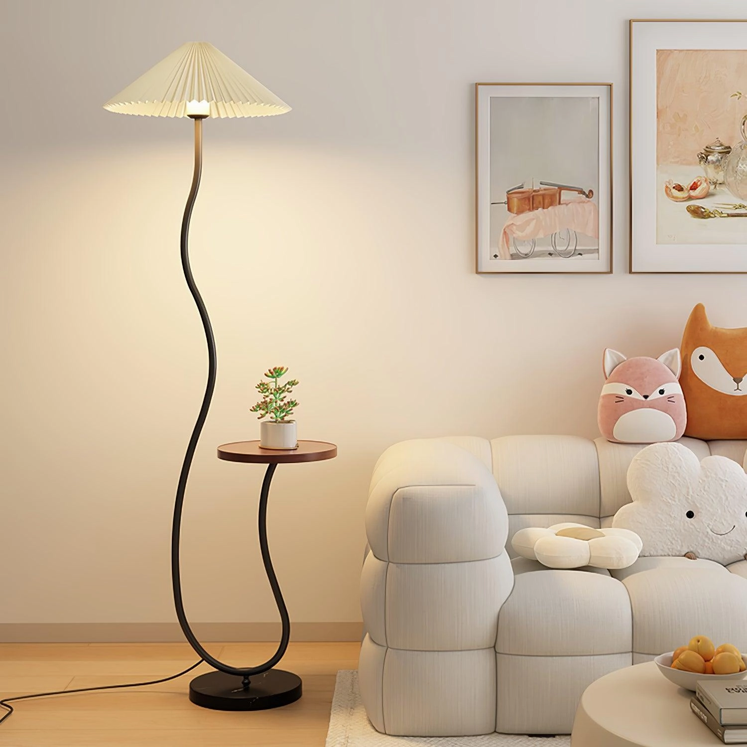 Curvatura Floor Lamp