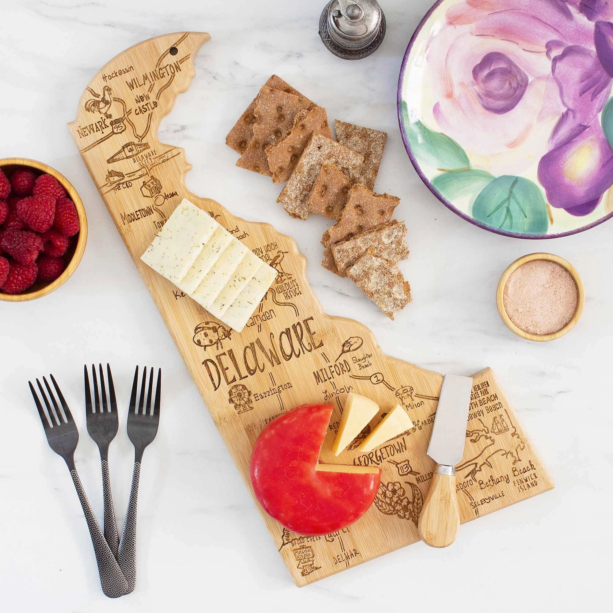 Destination Delaware Cutting Board, 16-1/2" x 9-1/2"