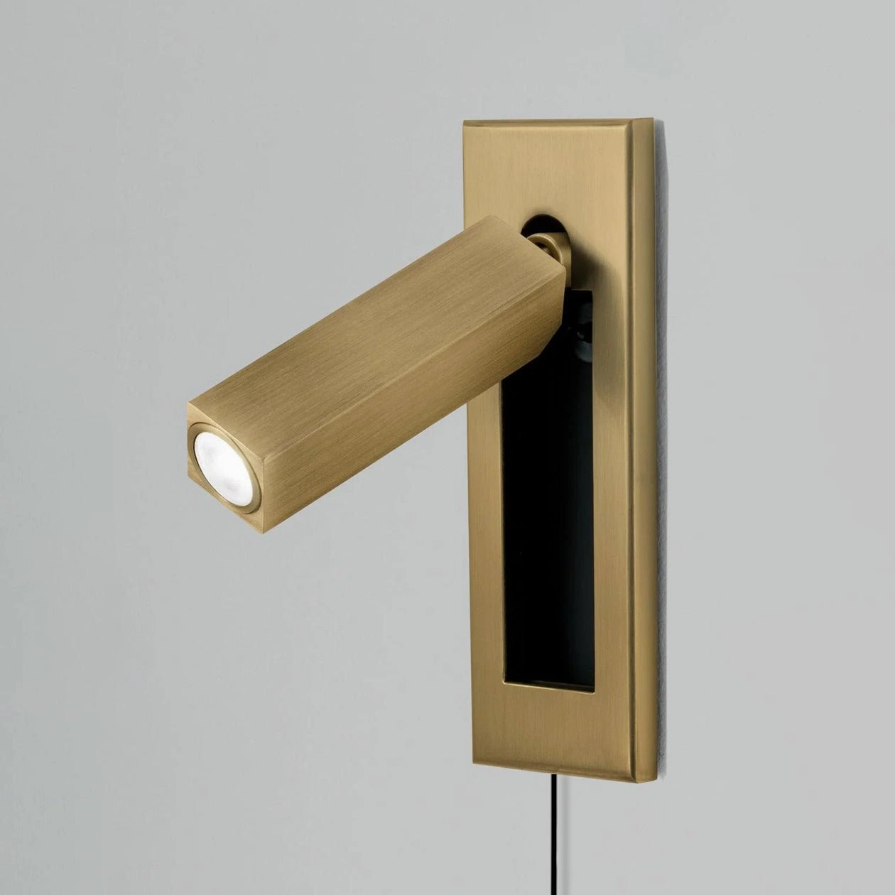 Embedded Bedside Plug-in Sconce