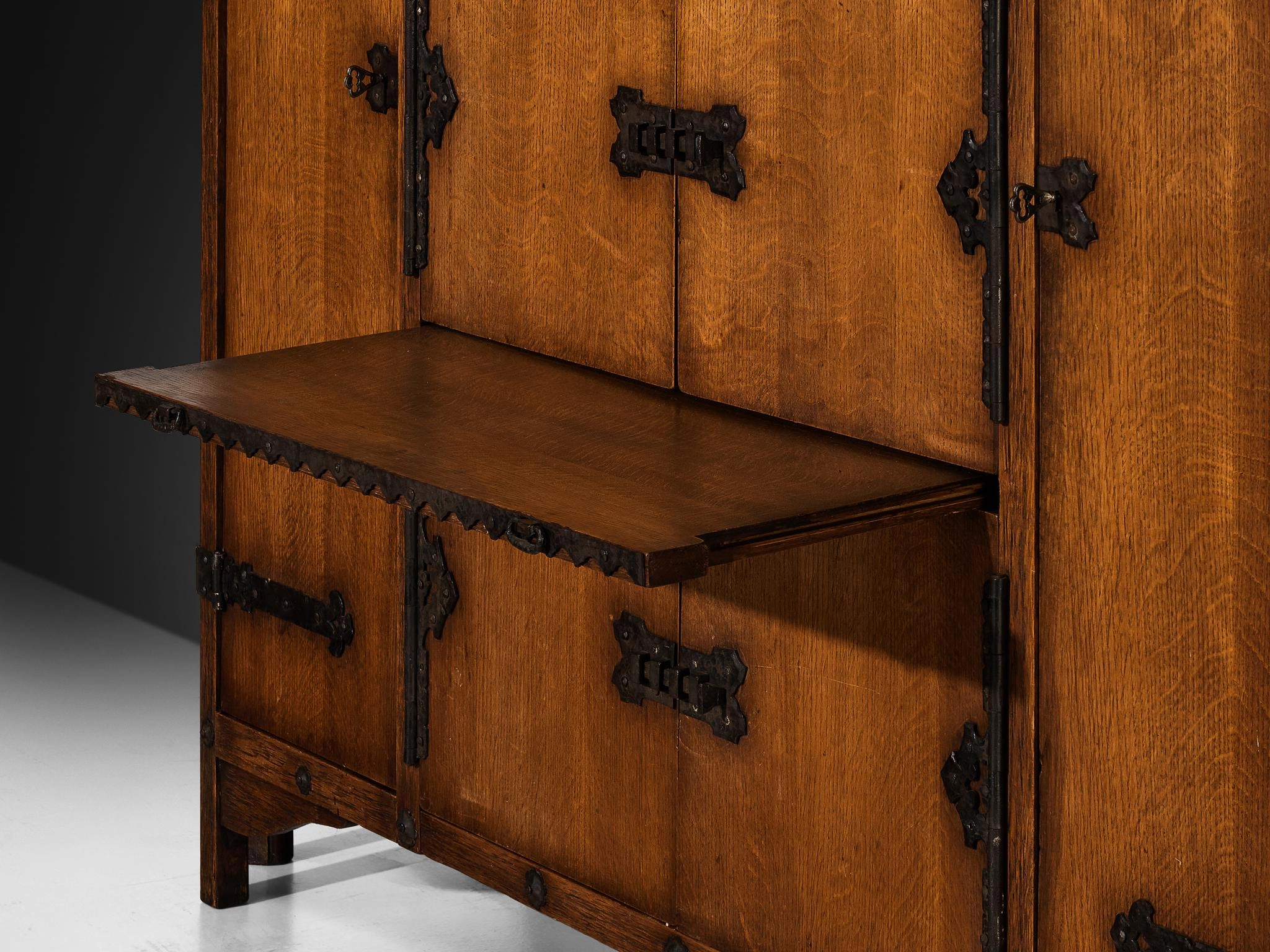 Ernesto Valabrega for Vittorio Valabrega Art Deco Large Cabinet in Oak