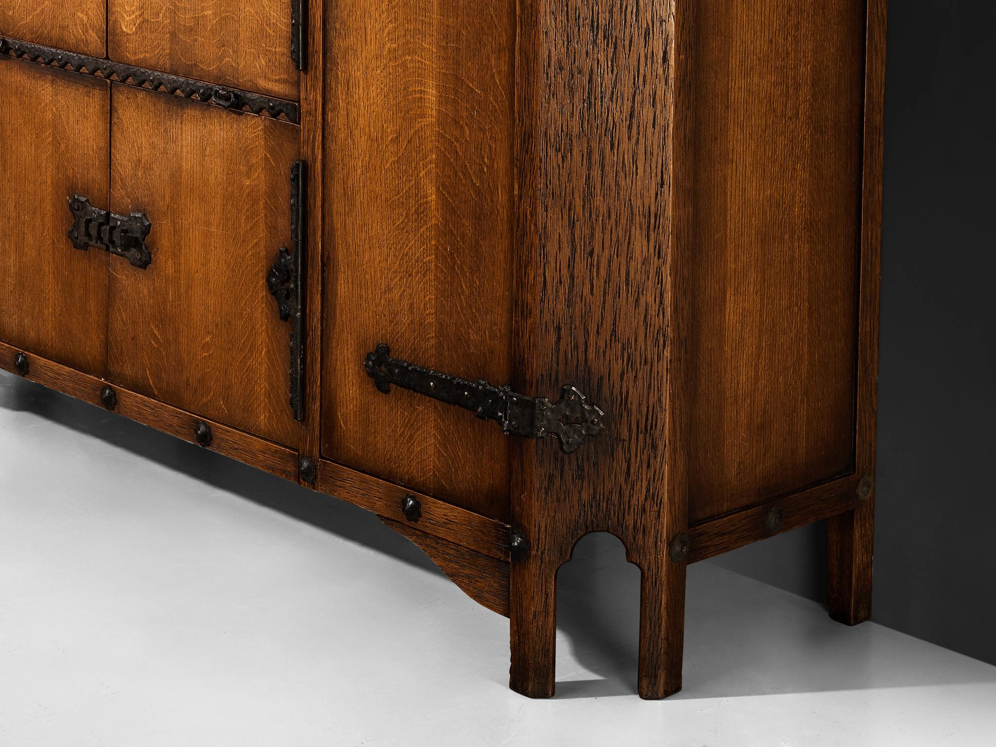 Ernesto Valabrega for Vittorio Valabrega Art Deco Large Cabinet in Oak