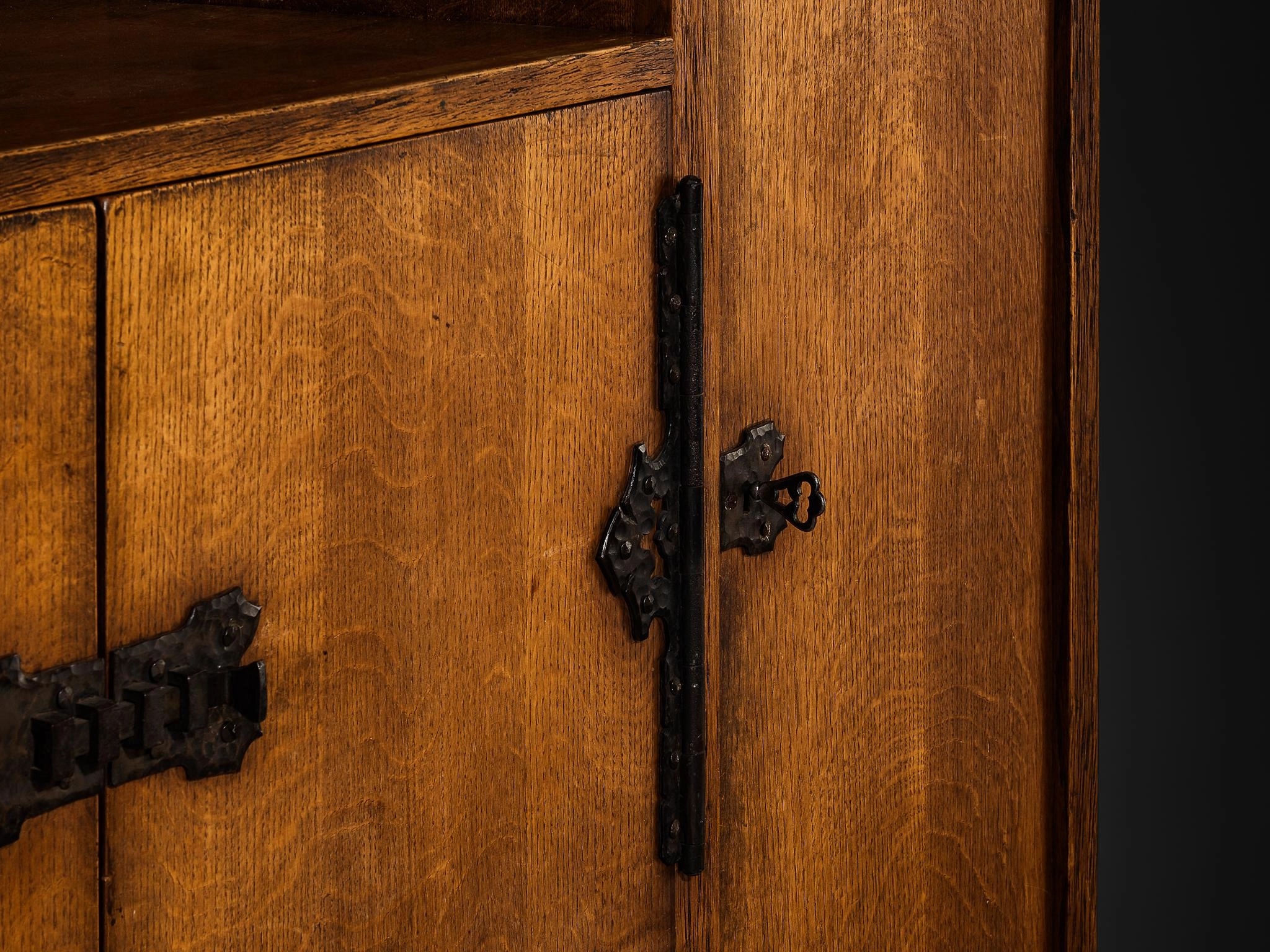 Ernesto Valabrega for Vittorio Valabrega Art Deco Large Cabinet in Oak