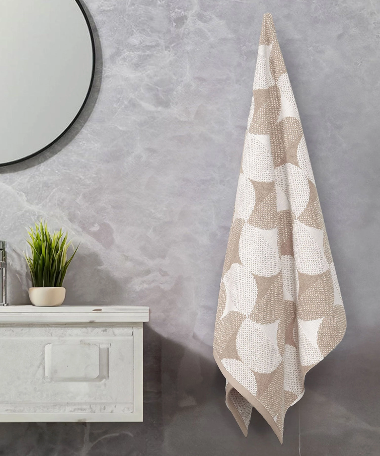Finesse Fashion Bath Towel, 600 GSM, Cotton Rich, Cashmere bath towels,soft towels,bathroom textiles