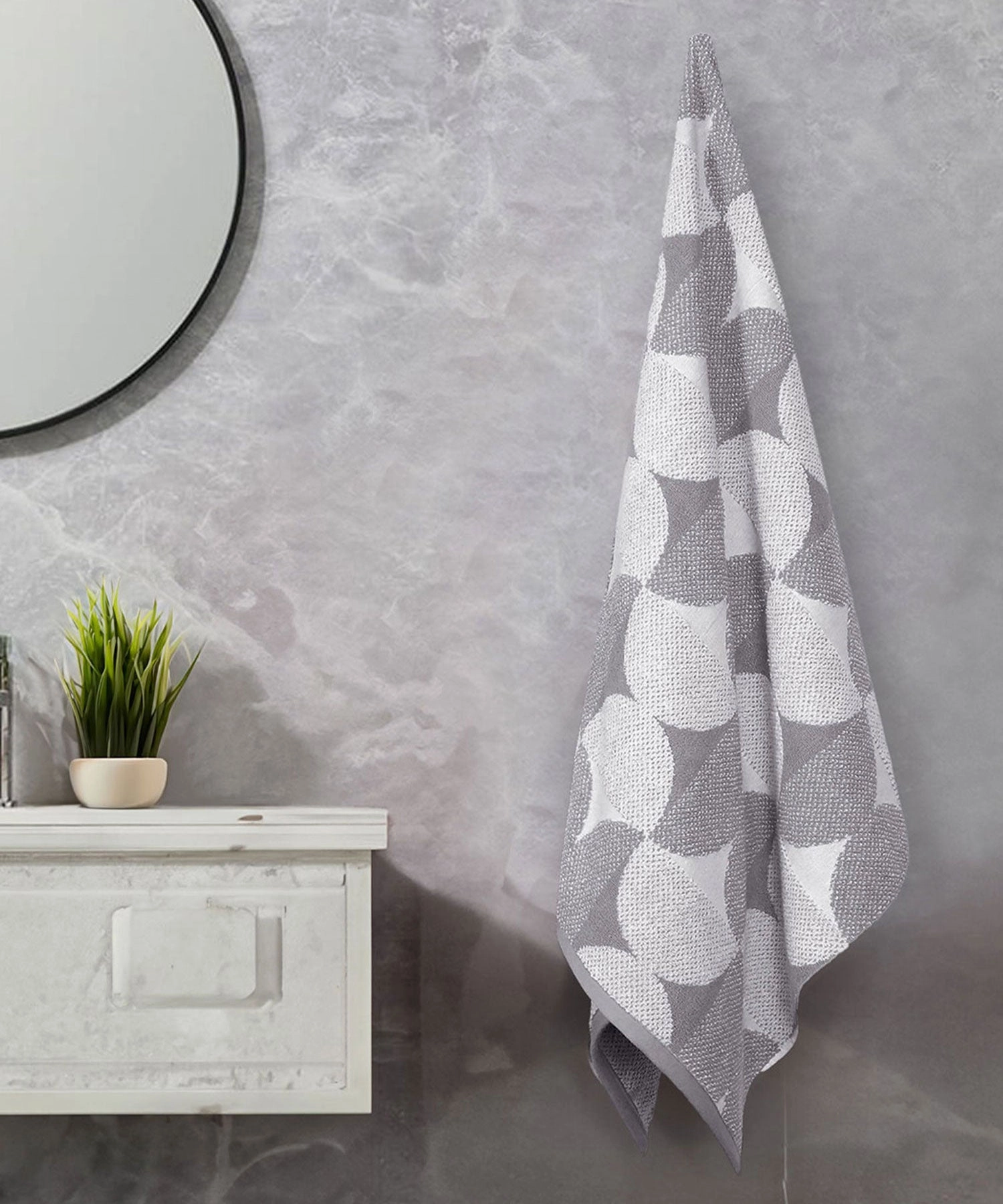 Finesse Fashion Bath Towel, 600 GSM, Cotton Rich, Sharkkin bath towels,soft towels,bathroom textiles
