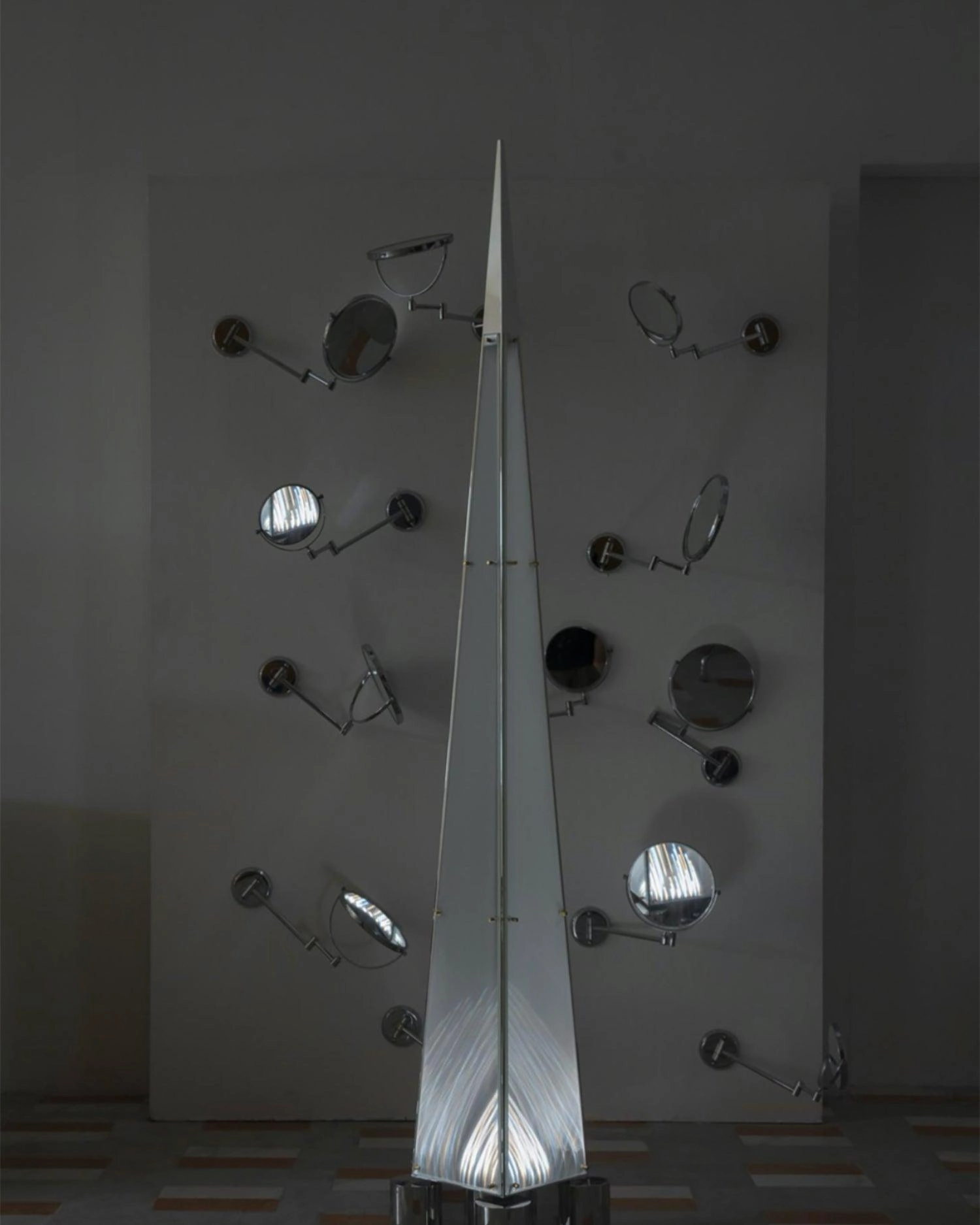 Fragment Floor Lamp