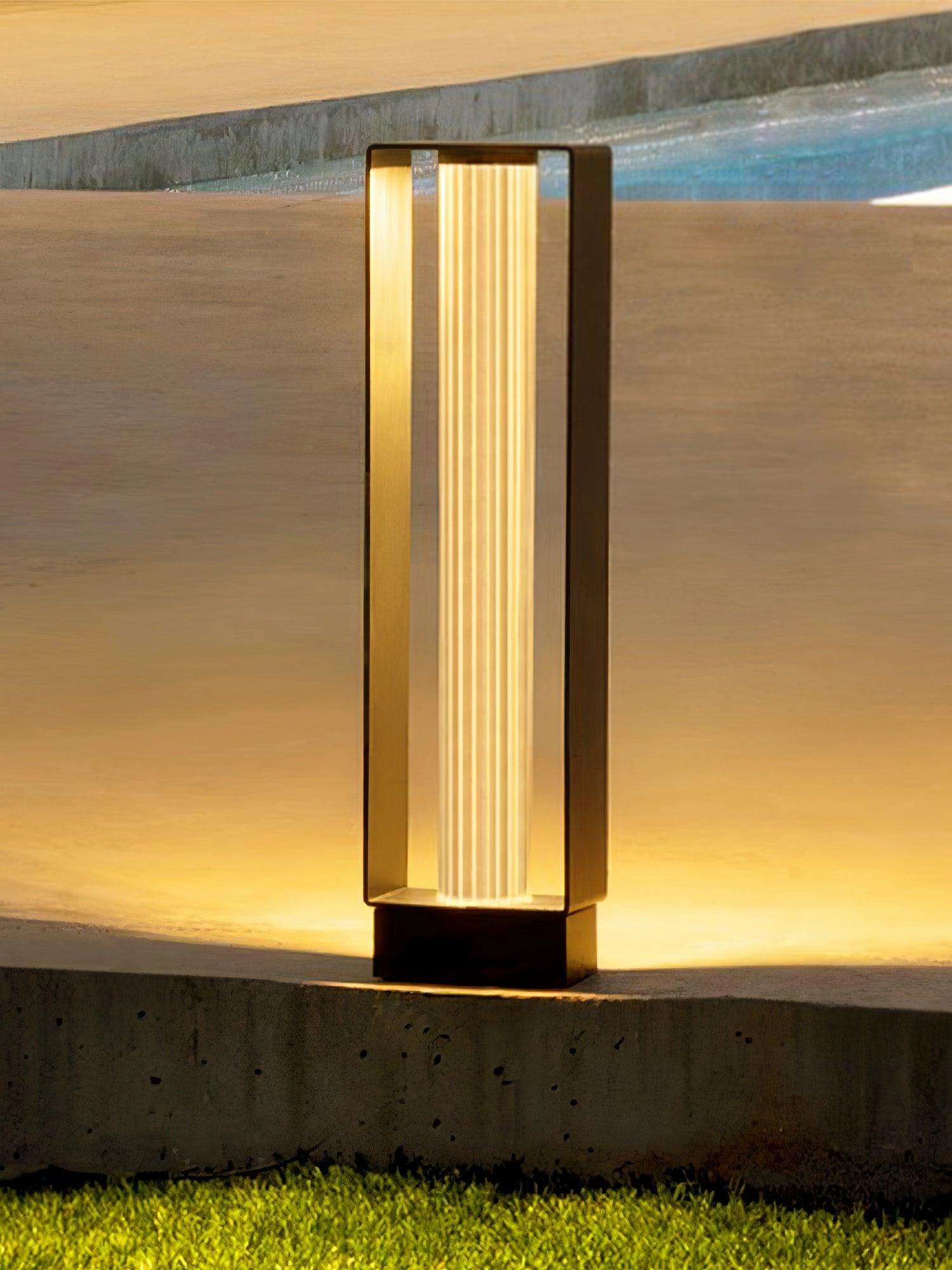 Frame Outdoor Post Lamp