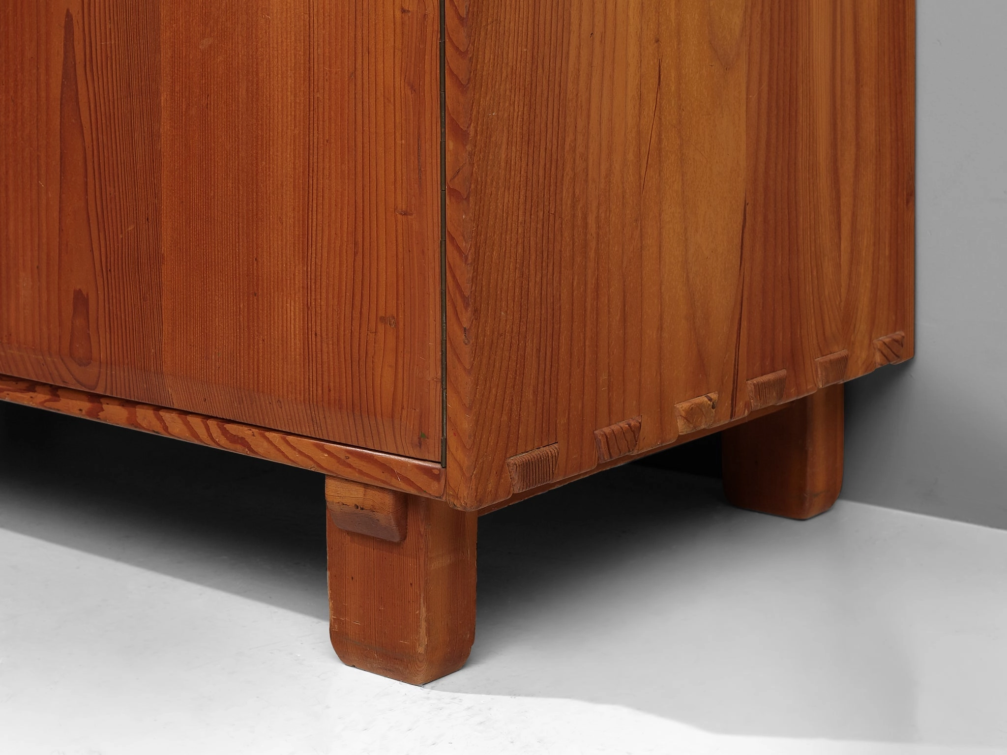 French Highboard in Pine and Brass Details