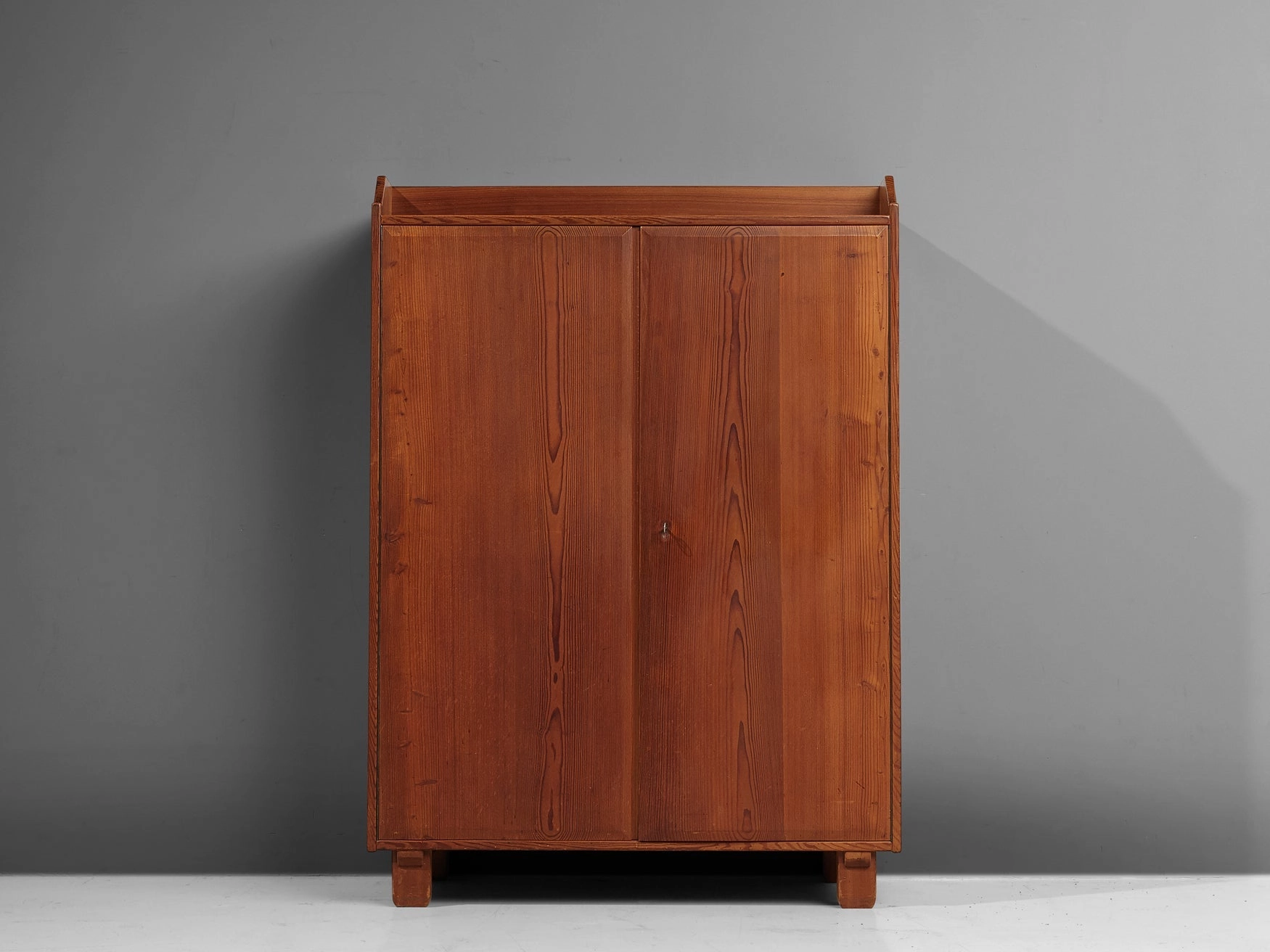 French Highboard in Pine and Brass Details