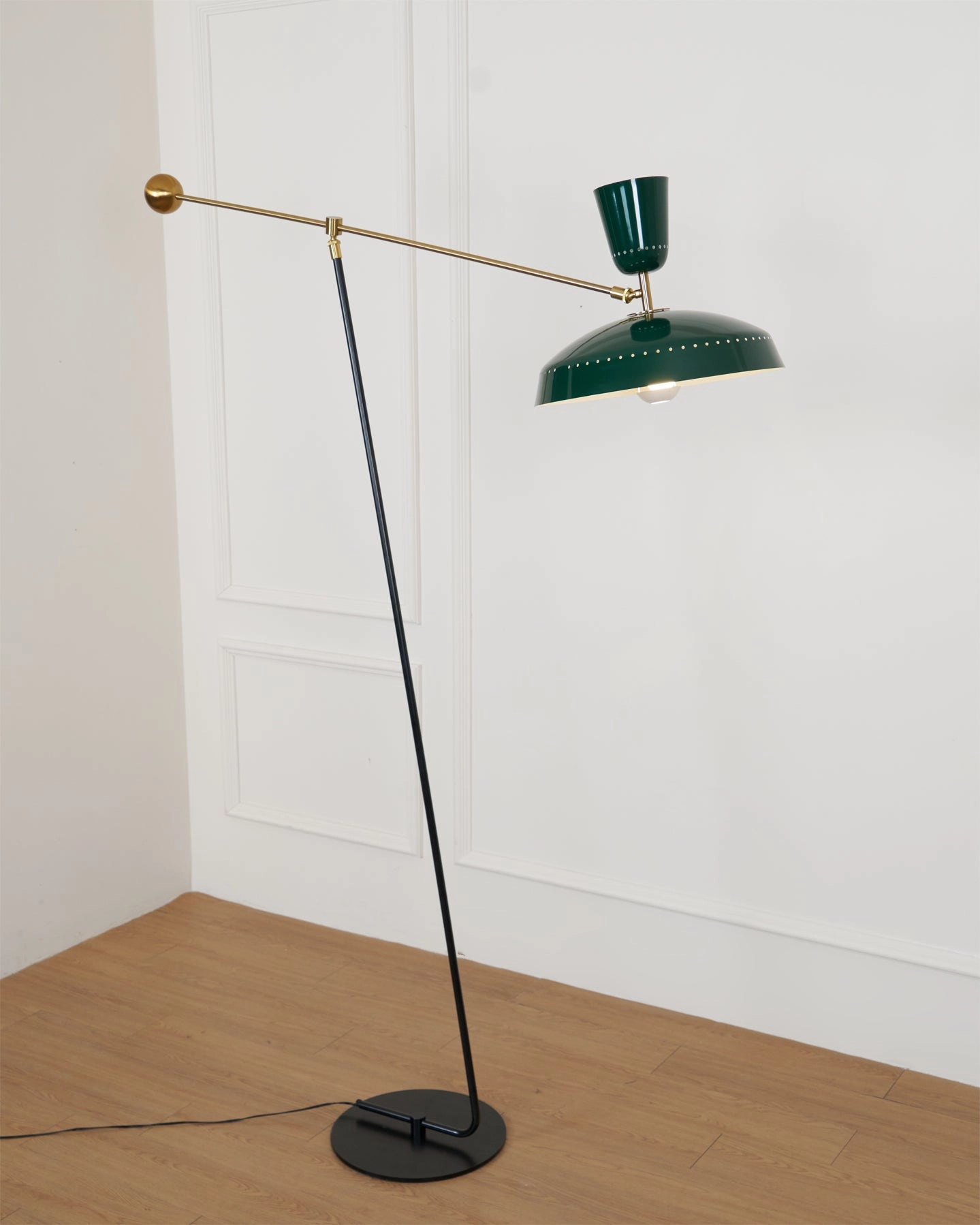 G1 Floor Lamp