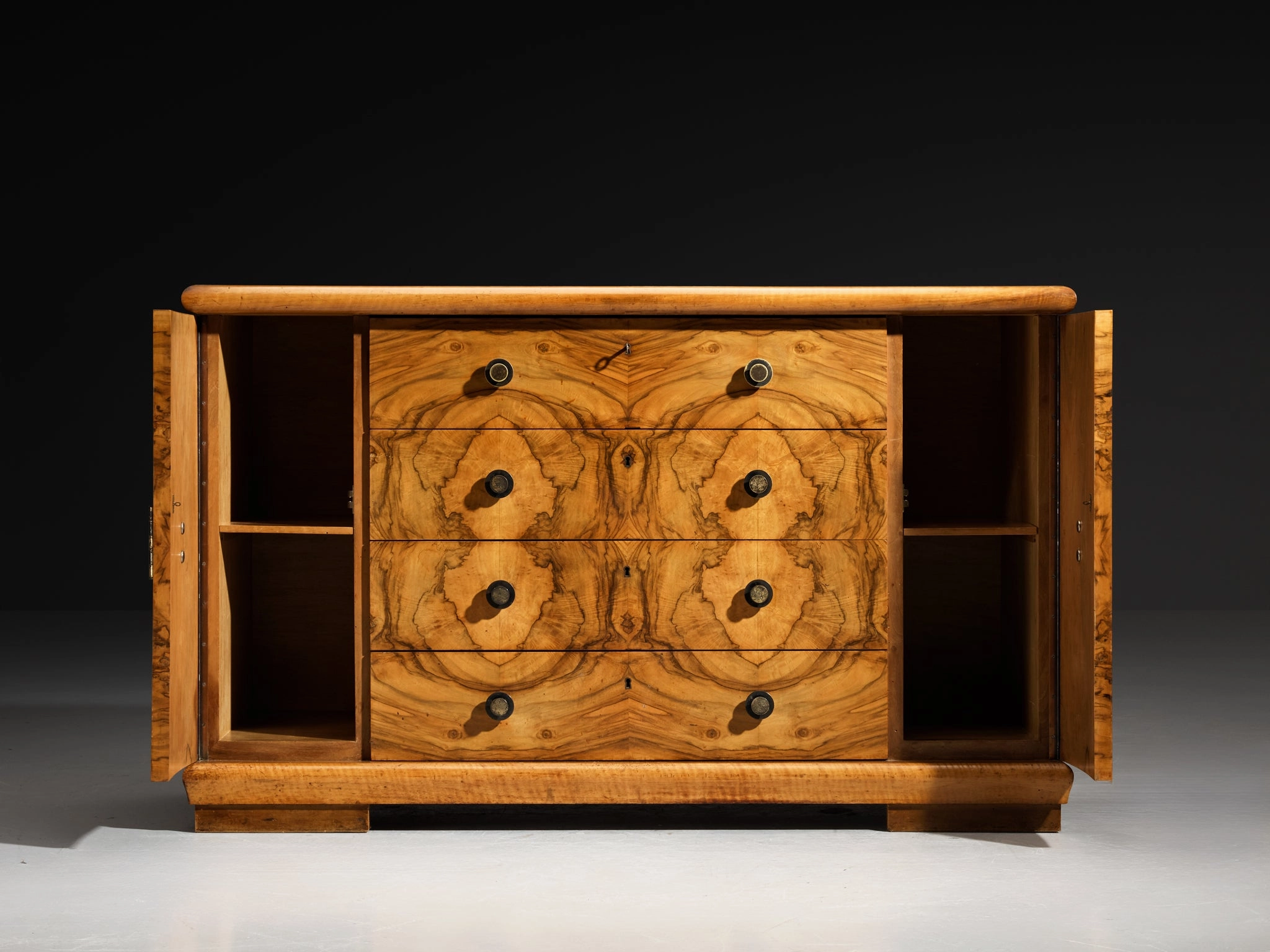Gaetano Borsani for Atelier di Varedo Chest of Drawers in Walnut Burl and Brass