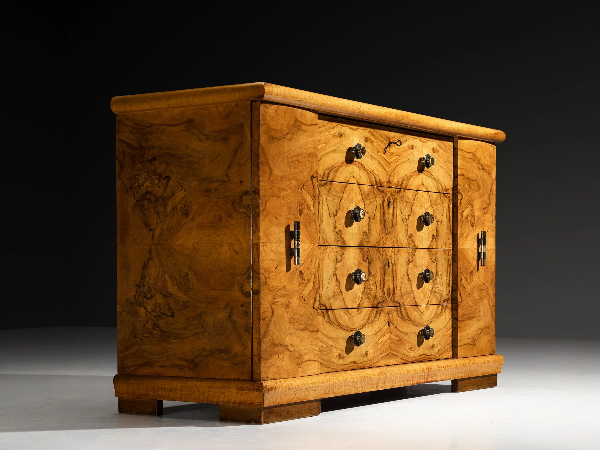 Gaetano Borsani for Atelier di Varedo Chest of Drawers in Walnut Burl and Brass