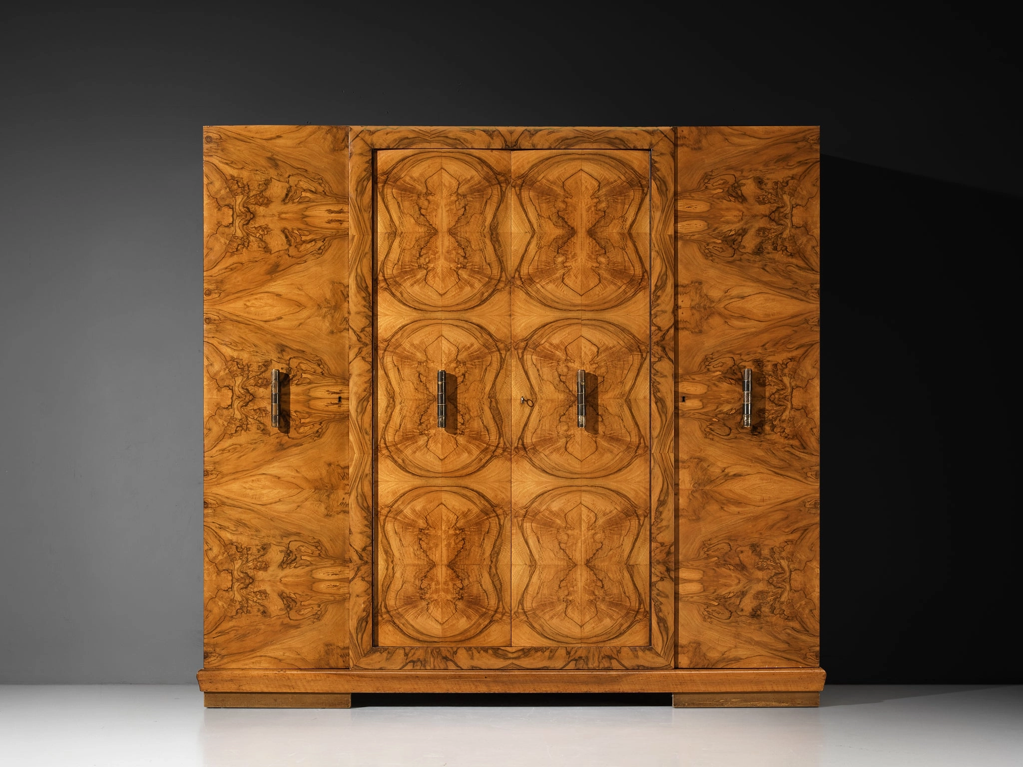 Gaetano Borsani for Atelier di Varedo Wardrobe or Higboard in Walnut Burl and Brass