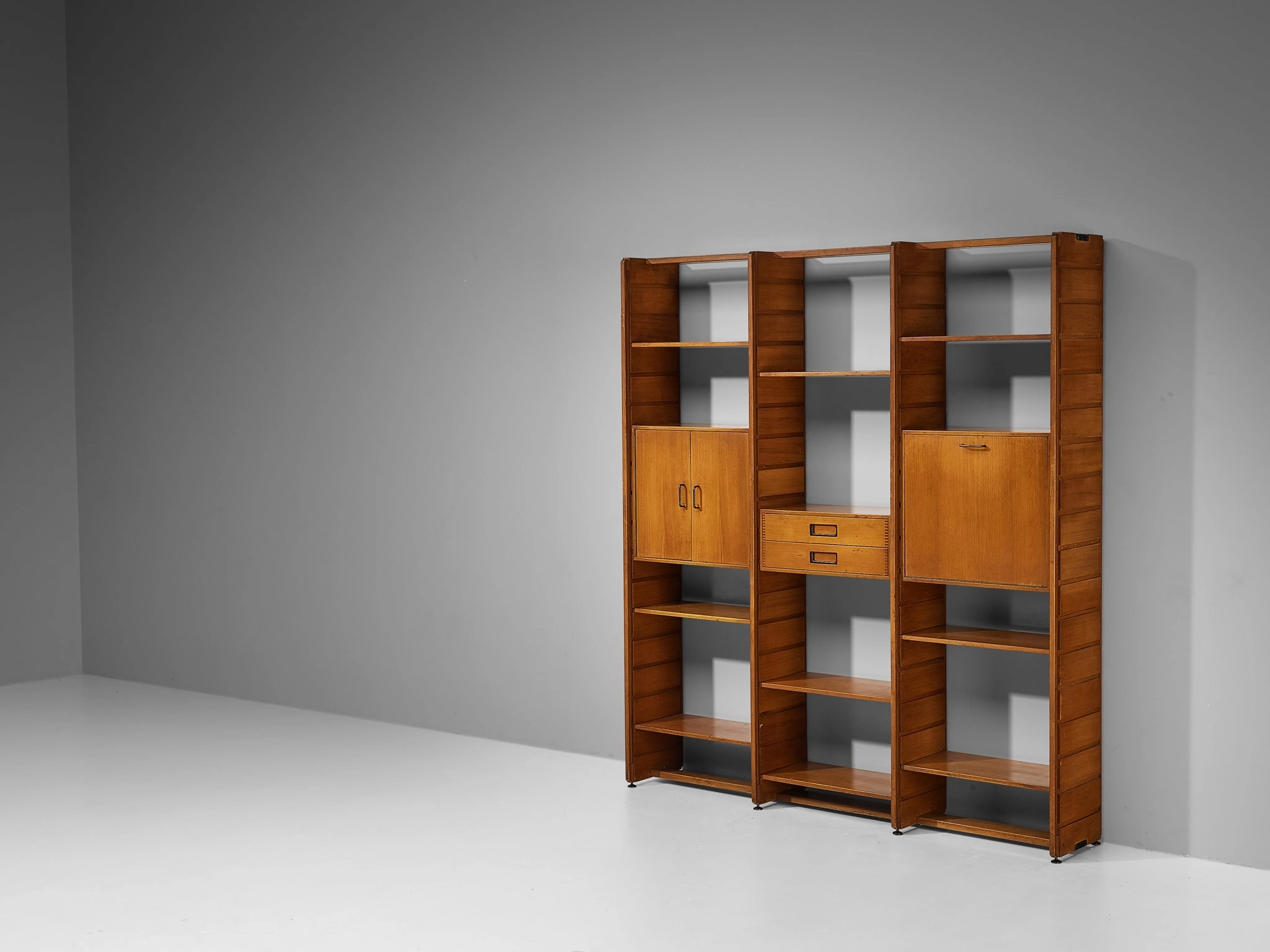 Gianfranco Frattini for Cantieri Carugati Large Library in Cherry