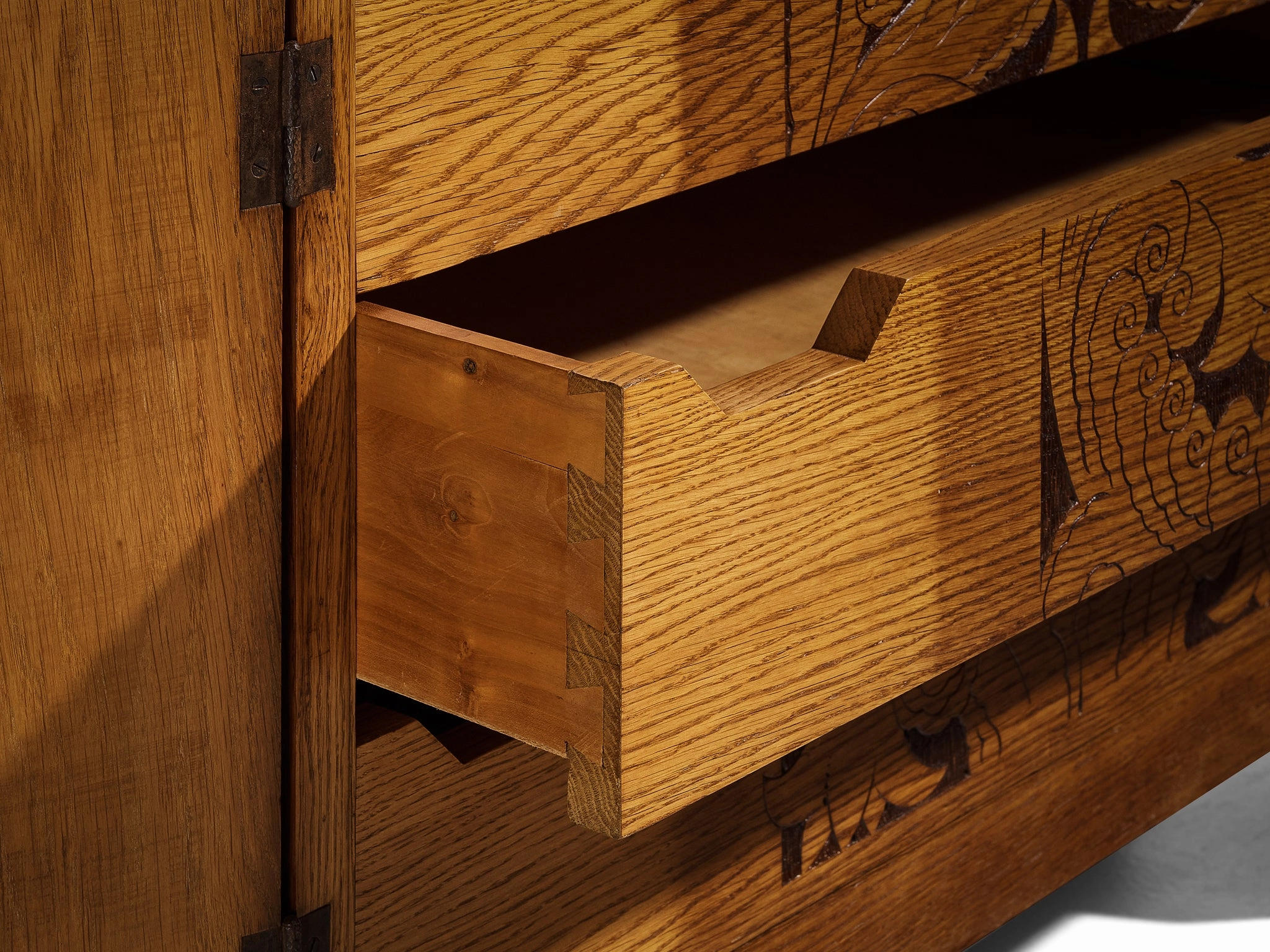 Gino Maggioni for Atelier di Varedo 1920s Chest of Drawers in Carved Oak