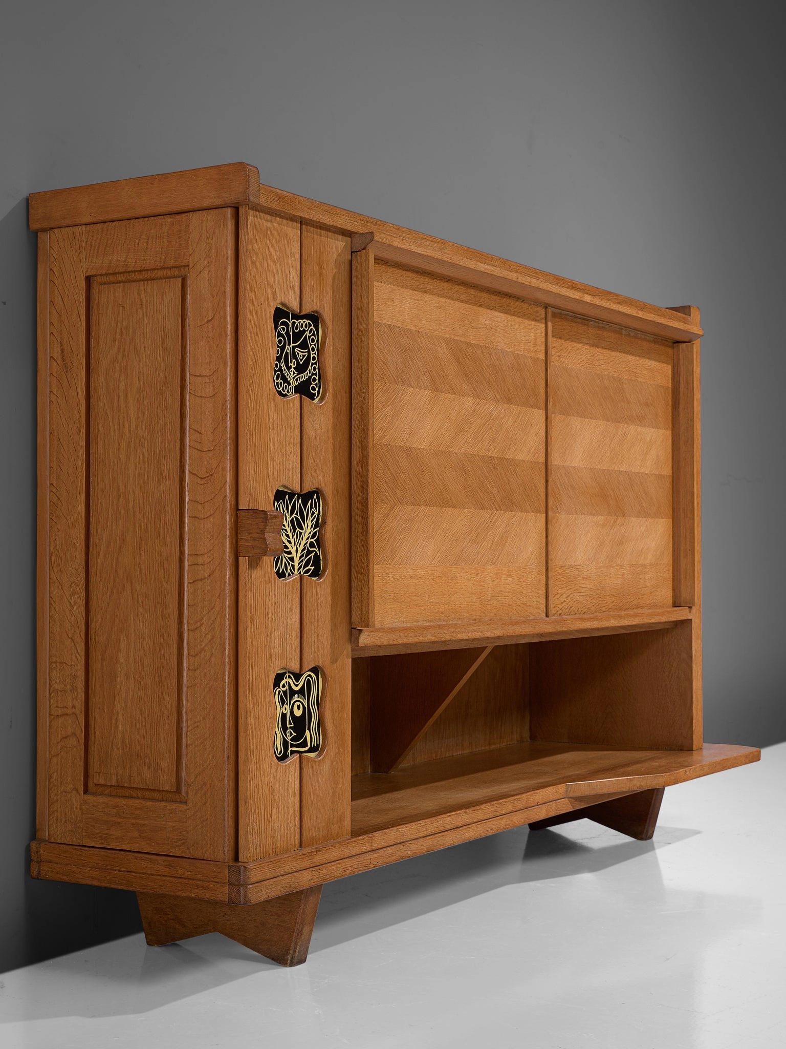 Guillerme & Chambron Buffet in Oak with Ceramic Details
