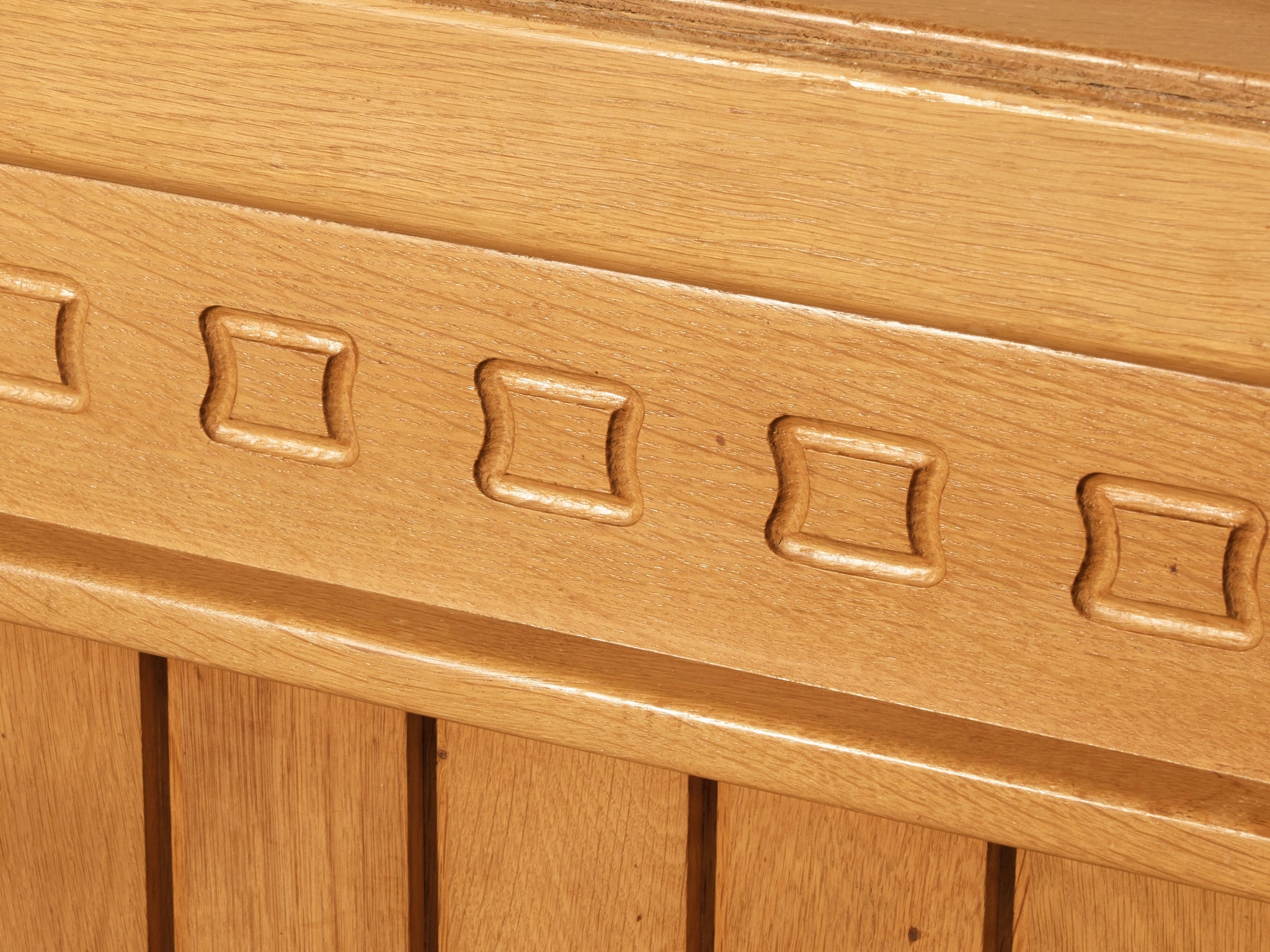 Guillerme & Chambron for Votre Maison Bar with Lamp in Oak