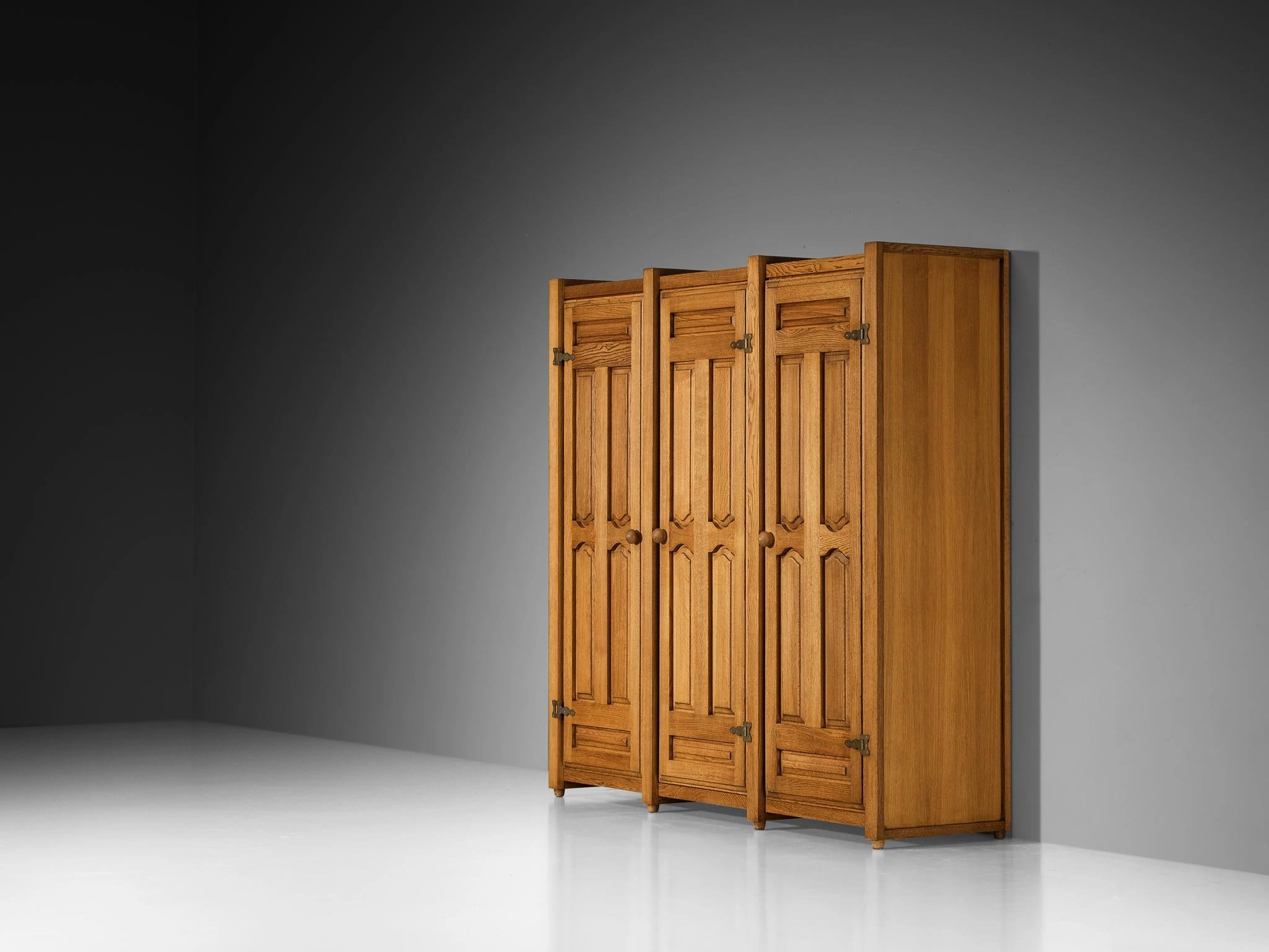 Guillerme & Chambron Wardrobe in Solid Oak
