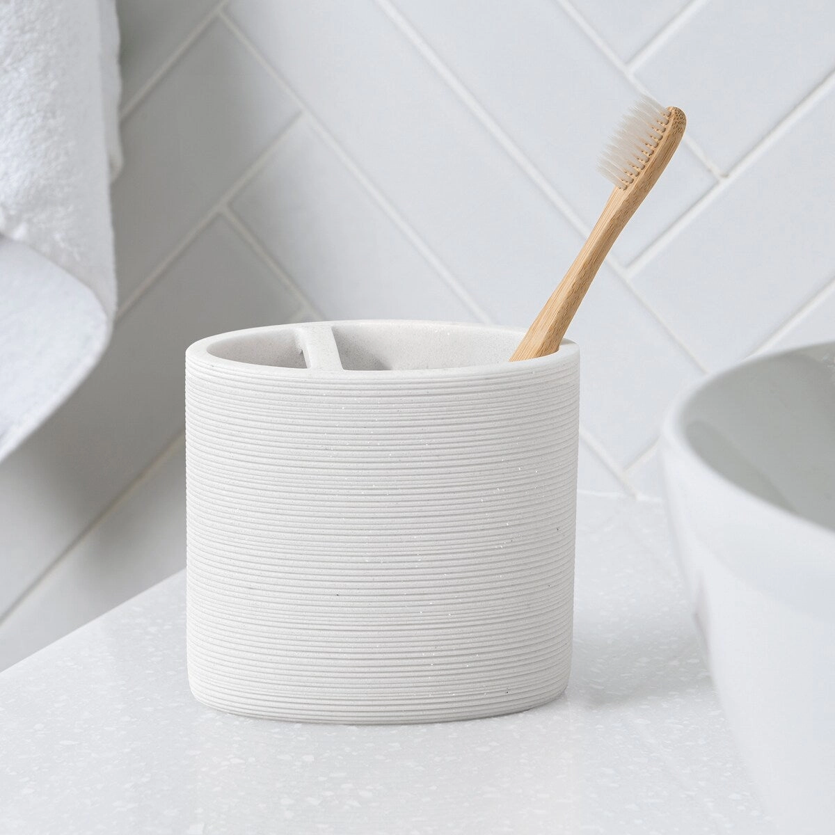 Huron Toothbrush Holder - White - Toothbrush Holder