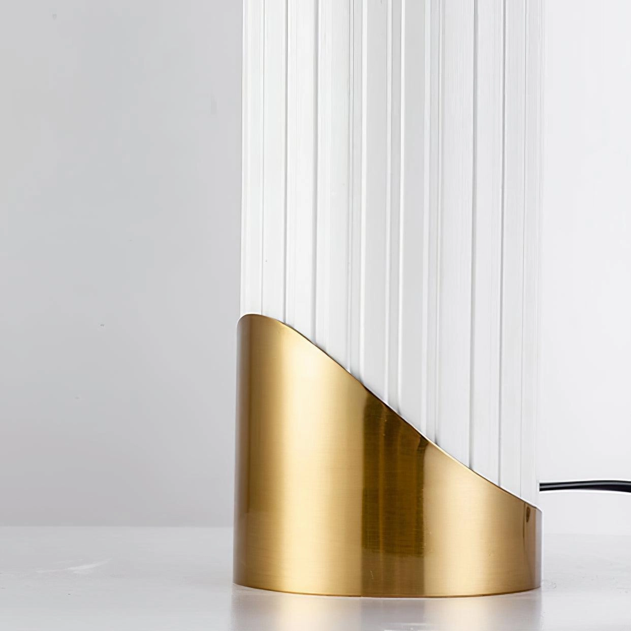 Ilayda Table Lamp