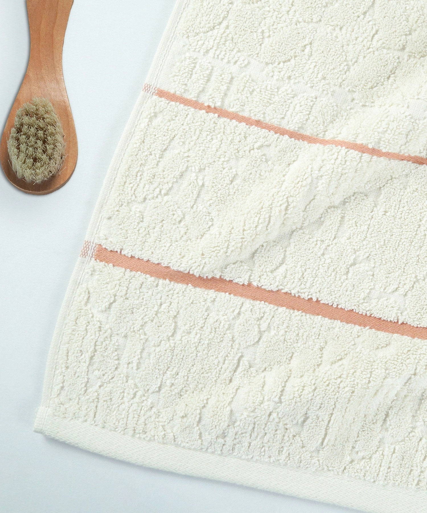 Indulgence By The FirePlace Bath Towel, Super Soft, Intricate Design, 600 GSM, Ripple
