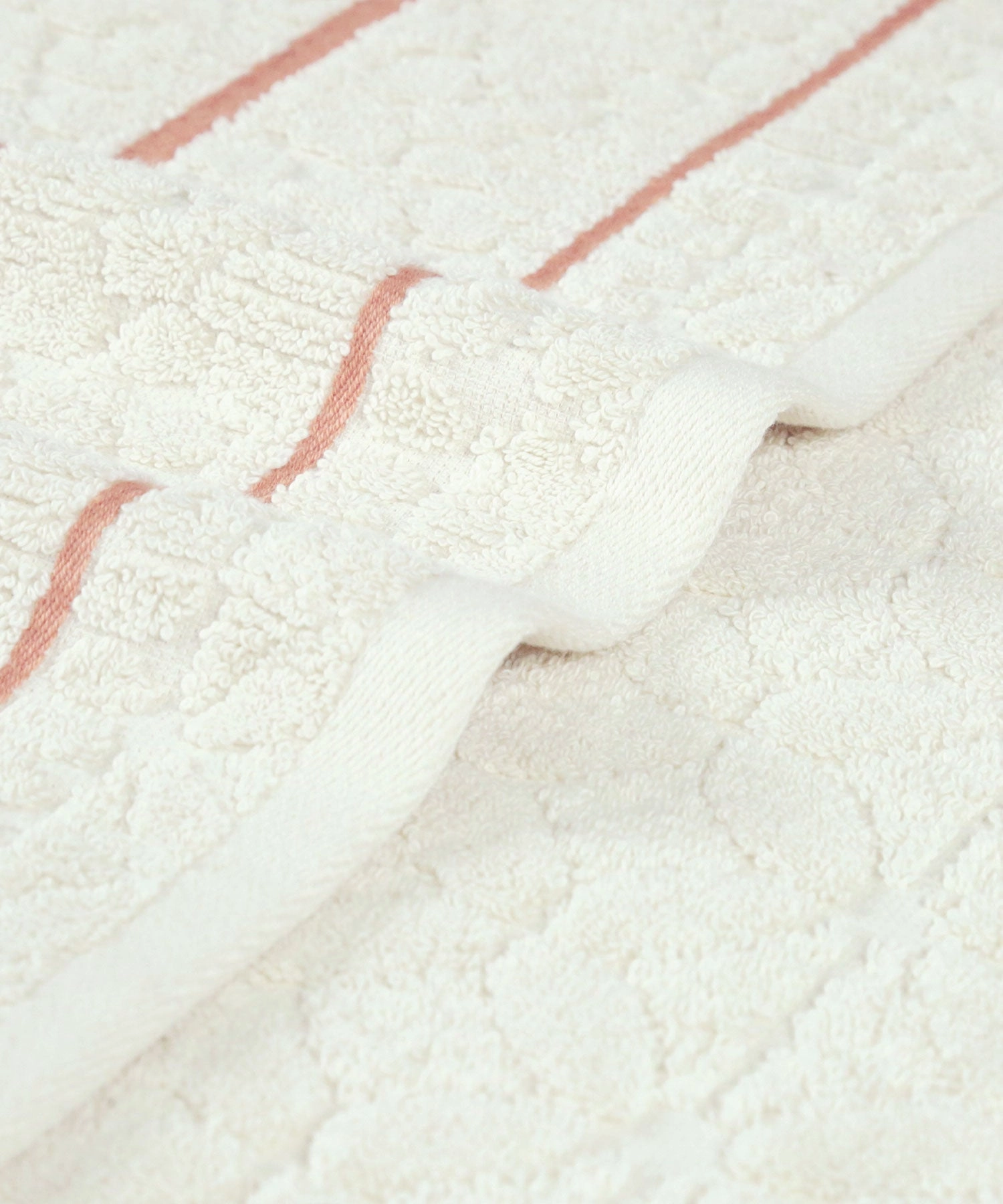 Indulgence By The FirePlace Bath Towel, Super Soft, Intricate Design, 600 GSM, Ripple