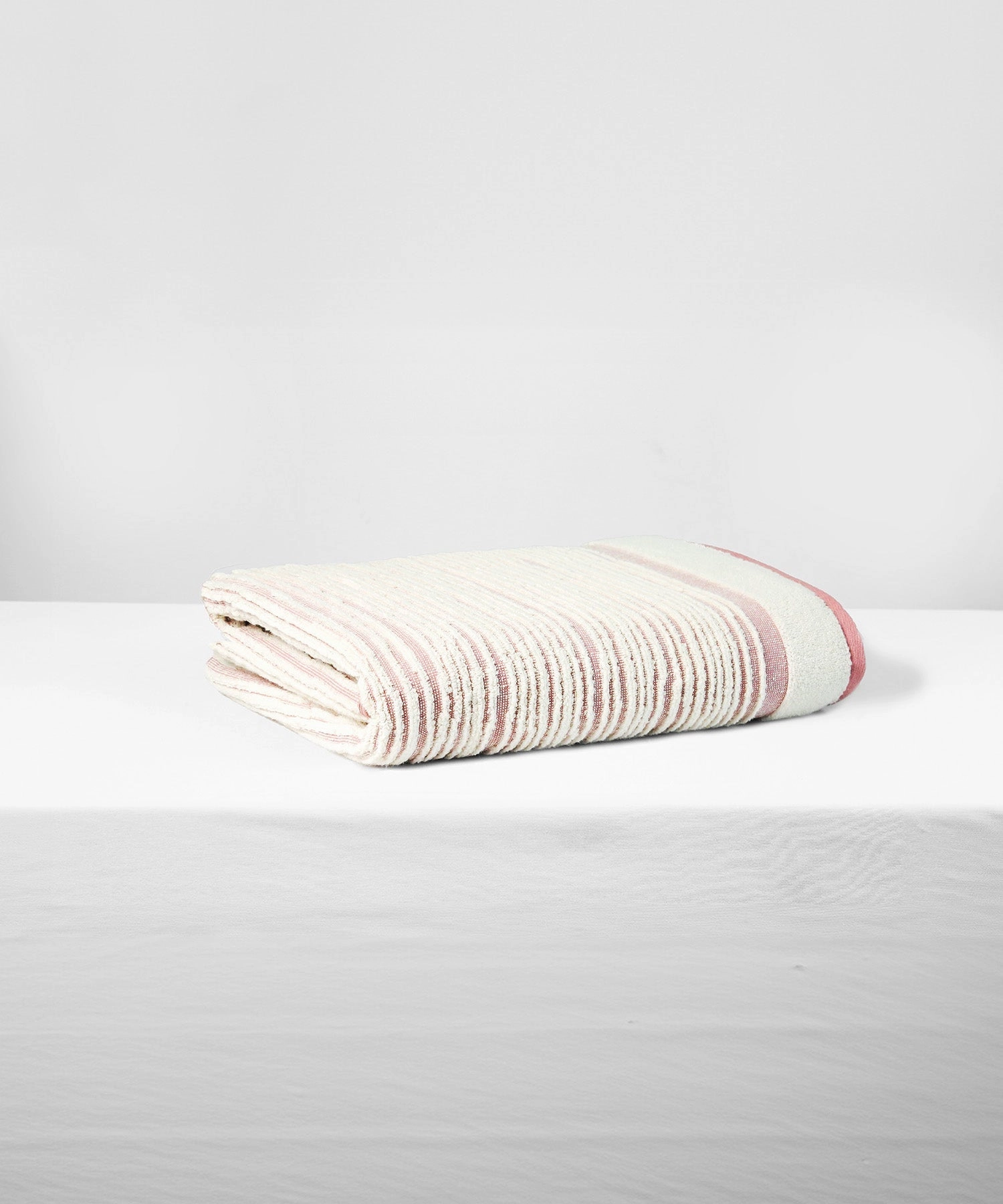 Indulgence Painterly Patterns Dahlia Bath Towel, 100% Cotton, 575 GSM, Intricate Design, Zero Twist, Pink