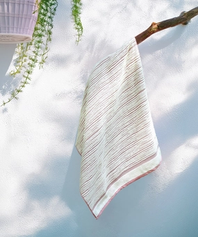Indulgence Painterly Patterns Dahlia Bath Towel, 100% Cotton, 575 GSM, Intricate Design, Zero Twist, Pink bath towels,soft towels,bathroom textiles