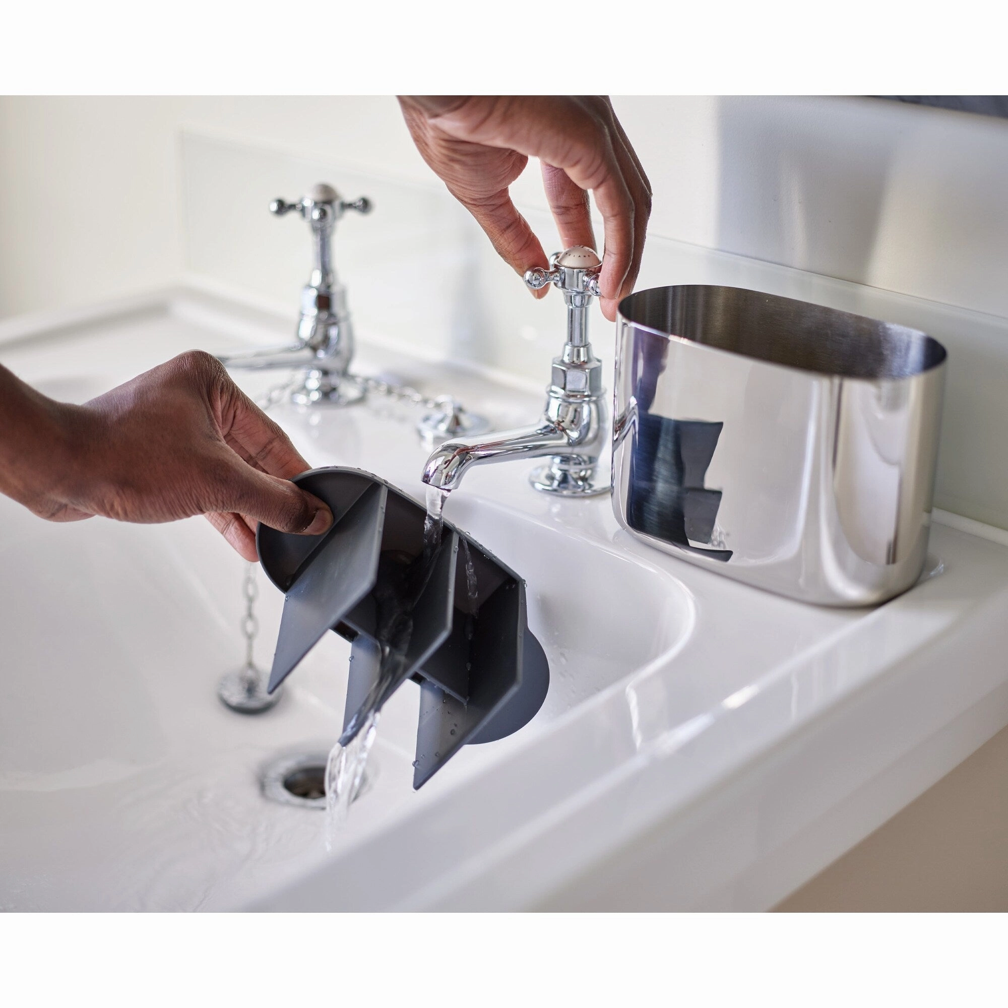 Joseph Joseph EasyStore Luxe Steel Toothbrush Holder - Stainless-steel