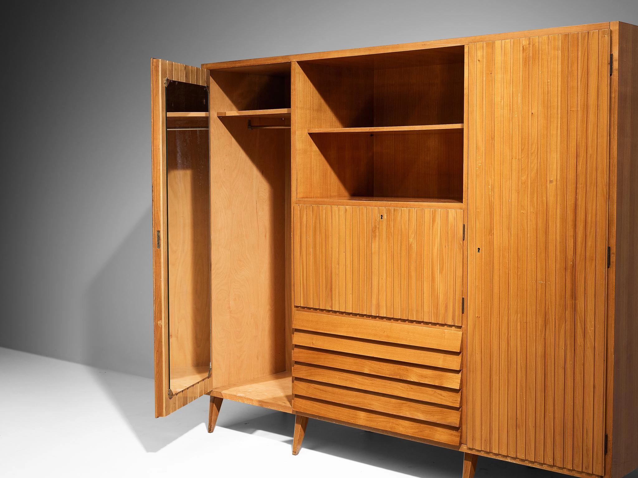 La Permanente Mobili Cant Highboard in Maple
