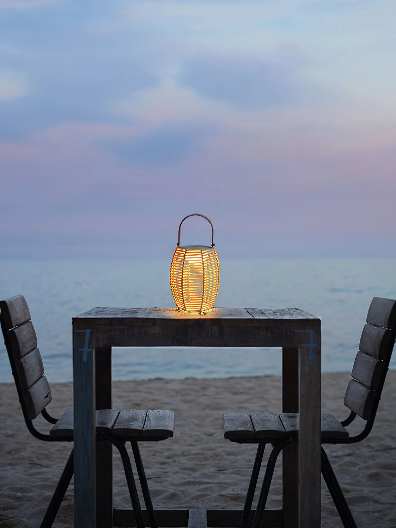 Lantern Built-in Battery Table Lamp