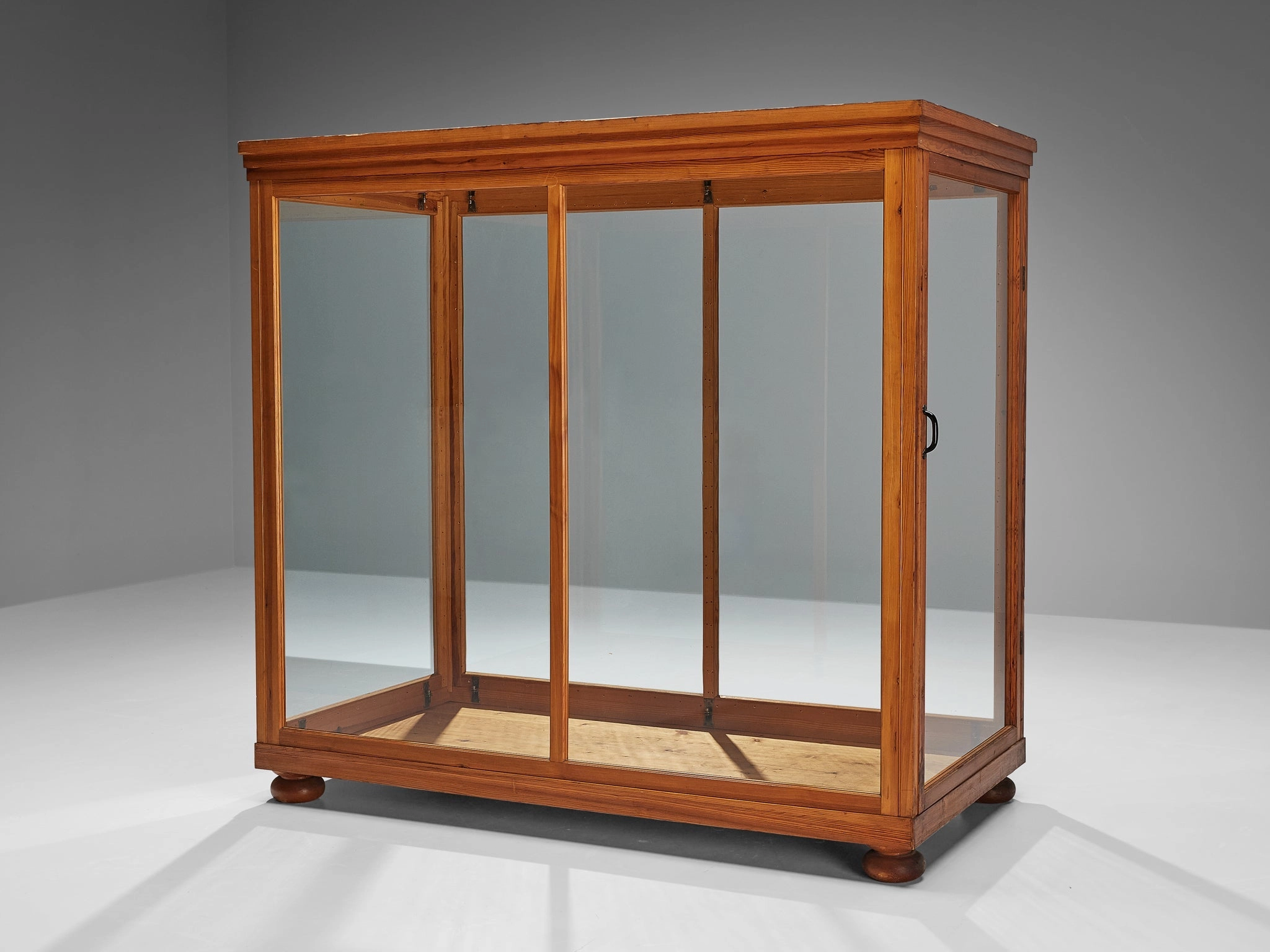 Large Showcase in Pine and Glass storage cabinet,organizer,furniture storage