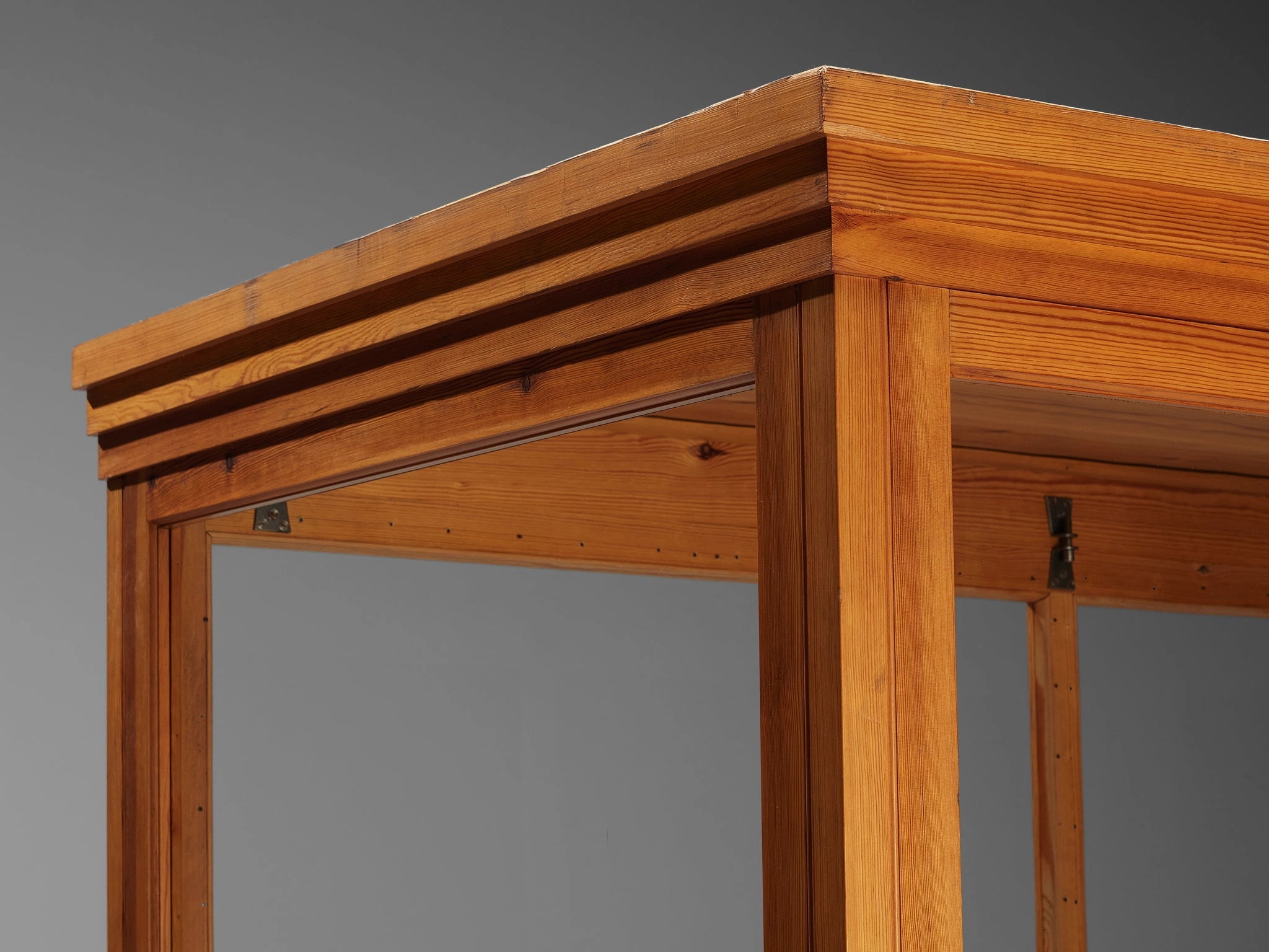 Large Showcase in Pine and Glass