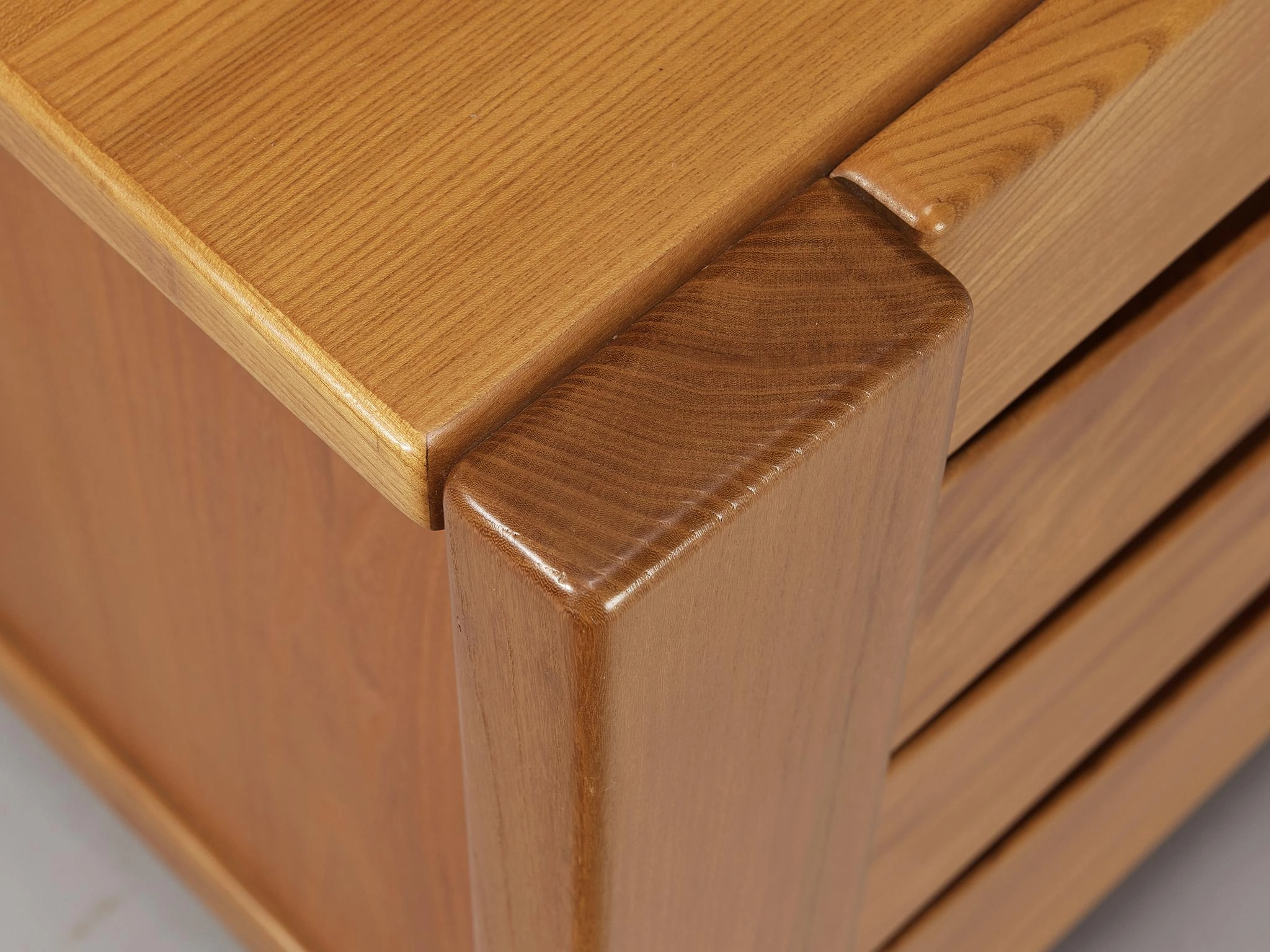 Maison Regain Chest of Drawers in Solid Elm