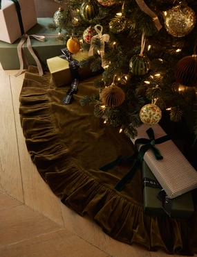 Mauree Velvet Tree Skirt home decor,home accents,interior accessories