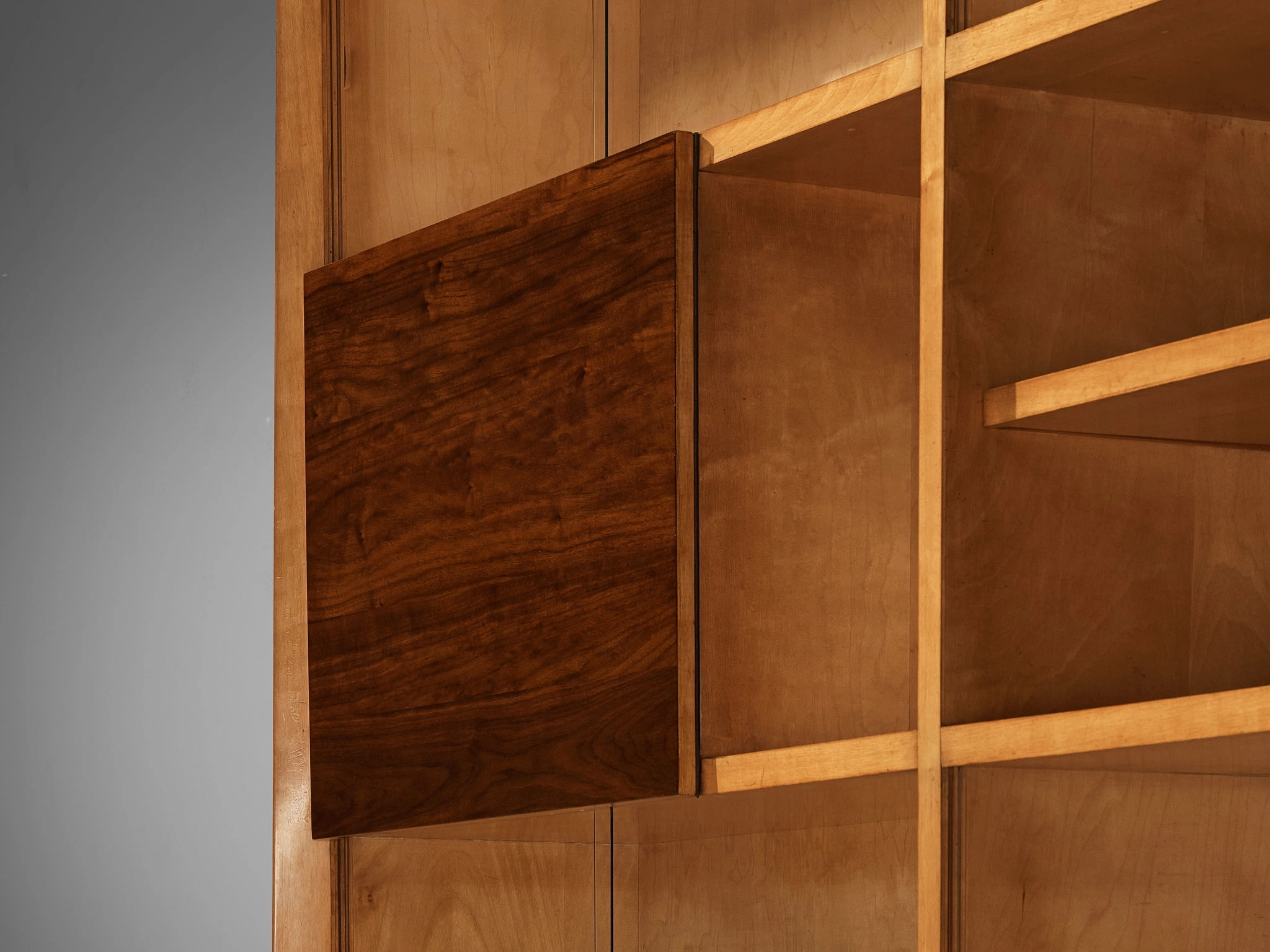 Mid-Century Modern Italian Wall Unit in Maple and Walnut